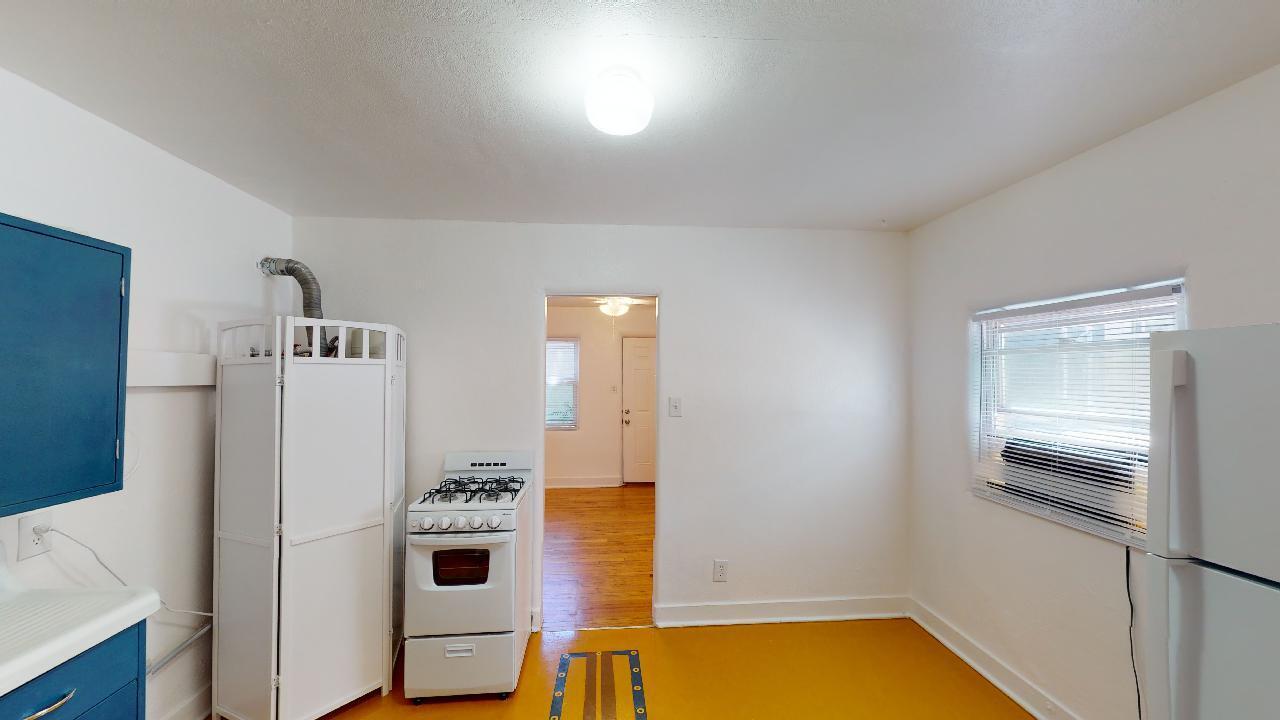 Photo 20 — 715 Fruit Avenue NW