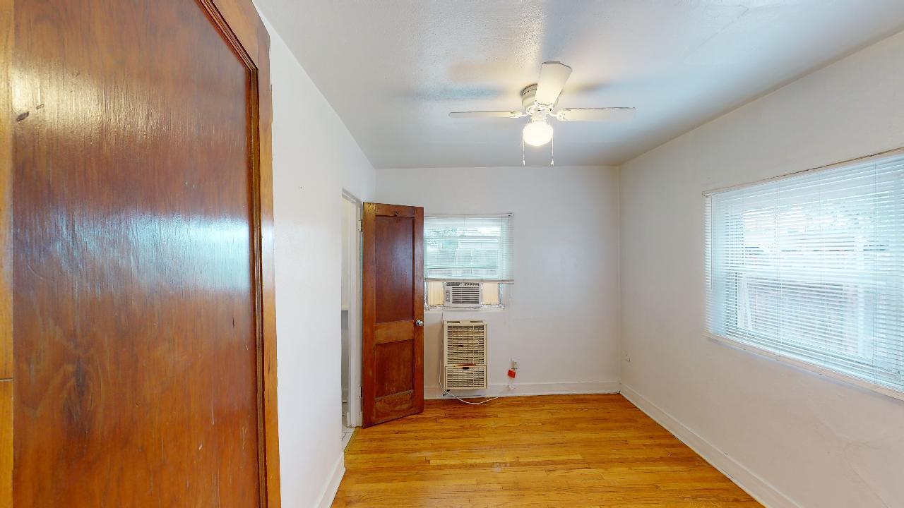 Photo 8 — 715 Fruit Avenue NW