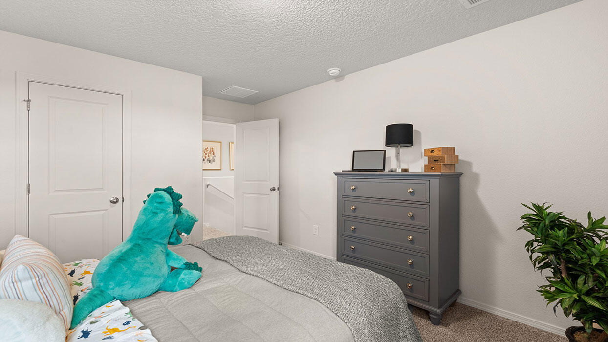 Photo 8 — 1501 Gleneagles Street NE