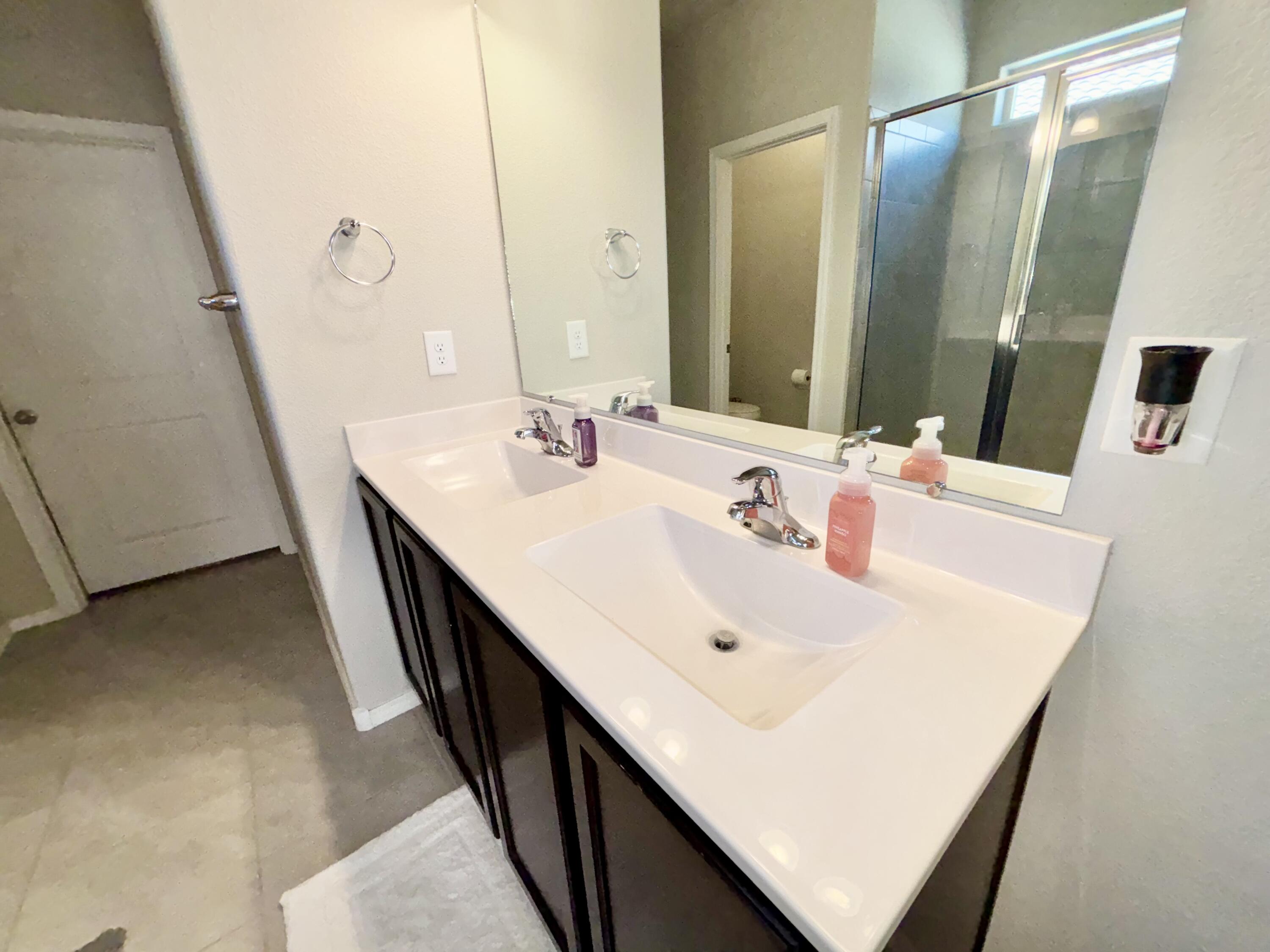 Photo 16 — 1741 NICHO Court NW
