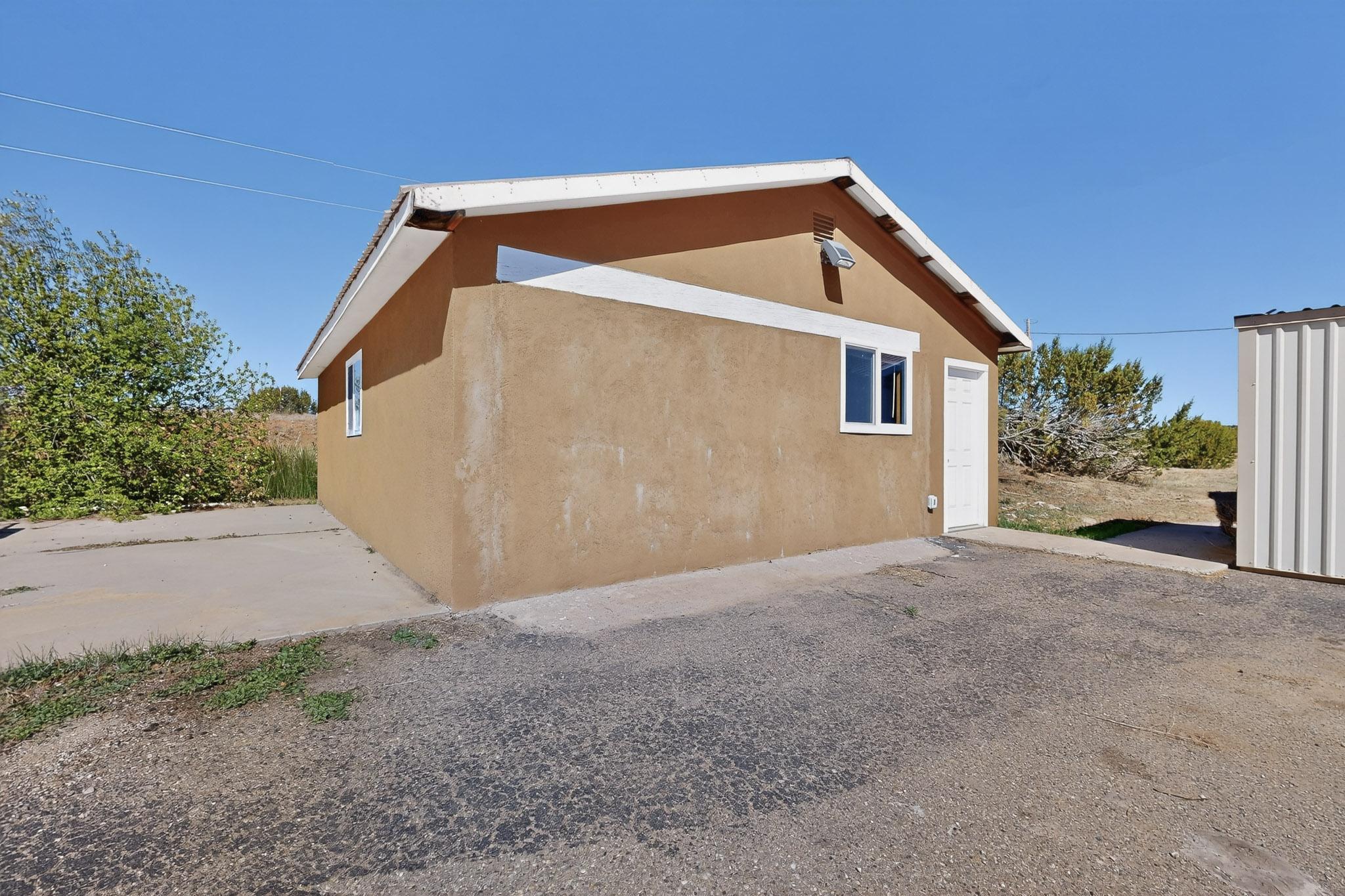 Photo 12 — 95 Lesperance Road