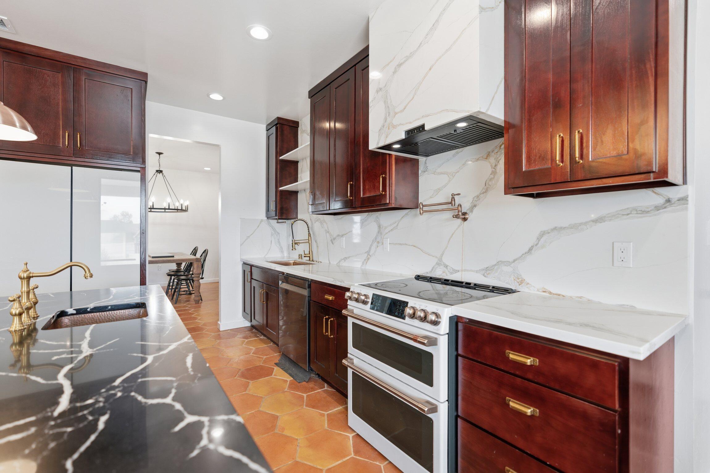 Photo 11 — 712 2nd Street NE