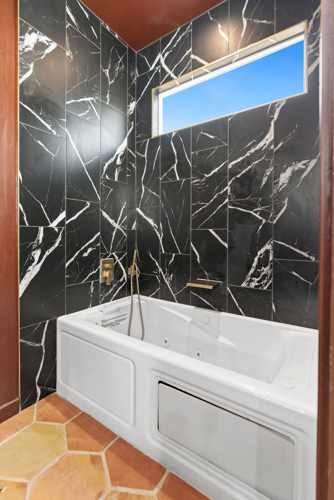 Photo 3 — 712 2nd Street NE
