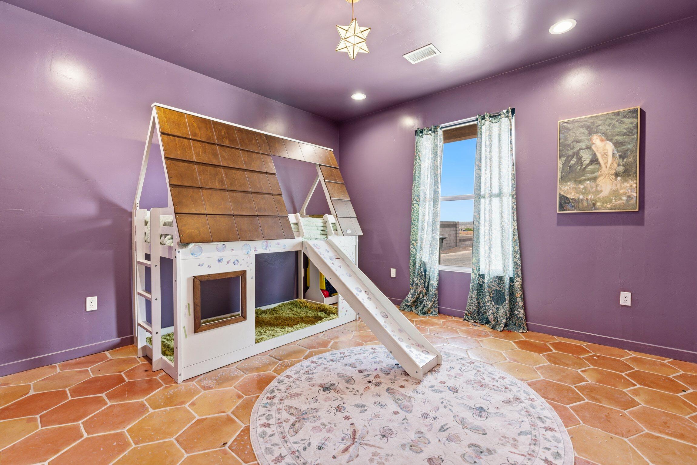 Photo 5 — 712 2nd Street NE
