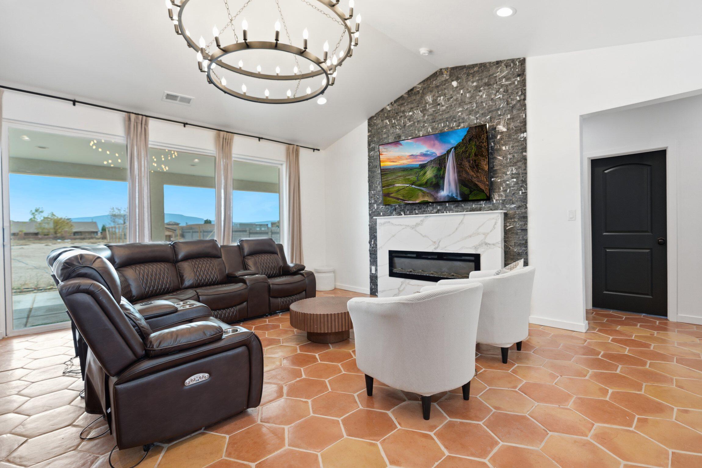 Photo 18 — 712 2nd Street NE