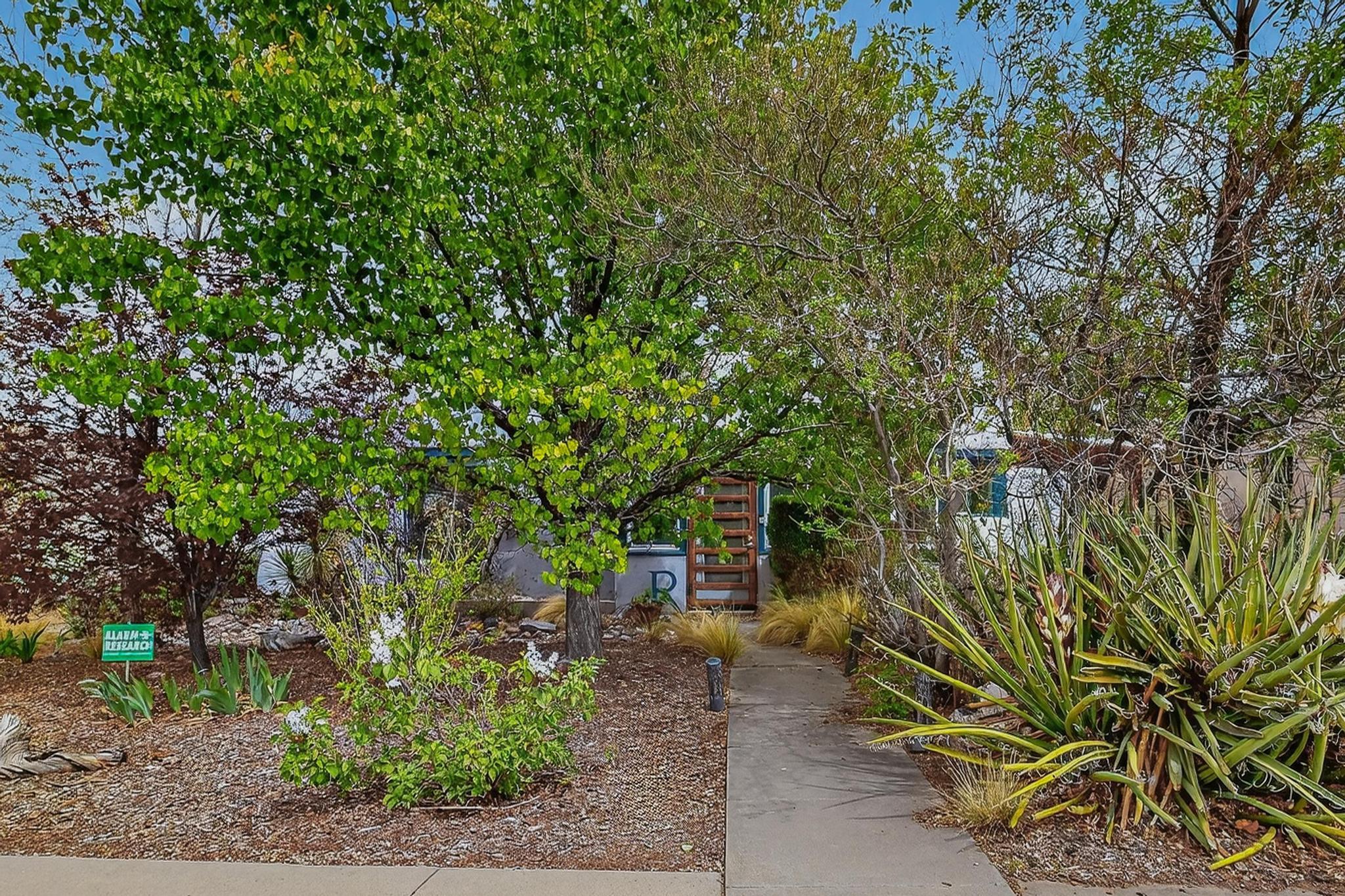 606 Tulane Drive NE