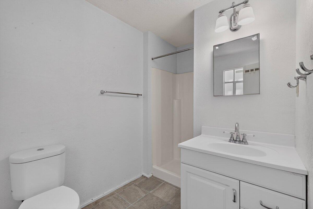 Photo 8 — 606 Tulane Drive NE