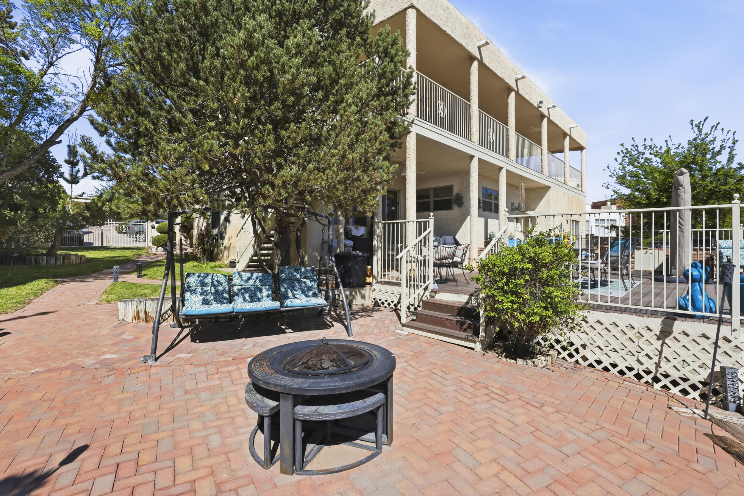 Photo 15 — 980 Hillside Circle SW