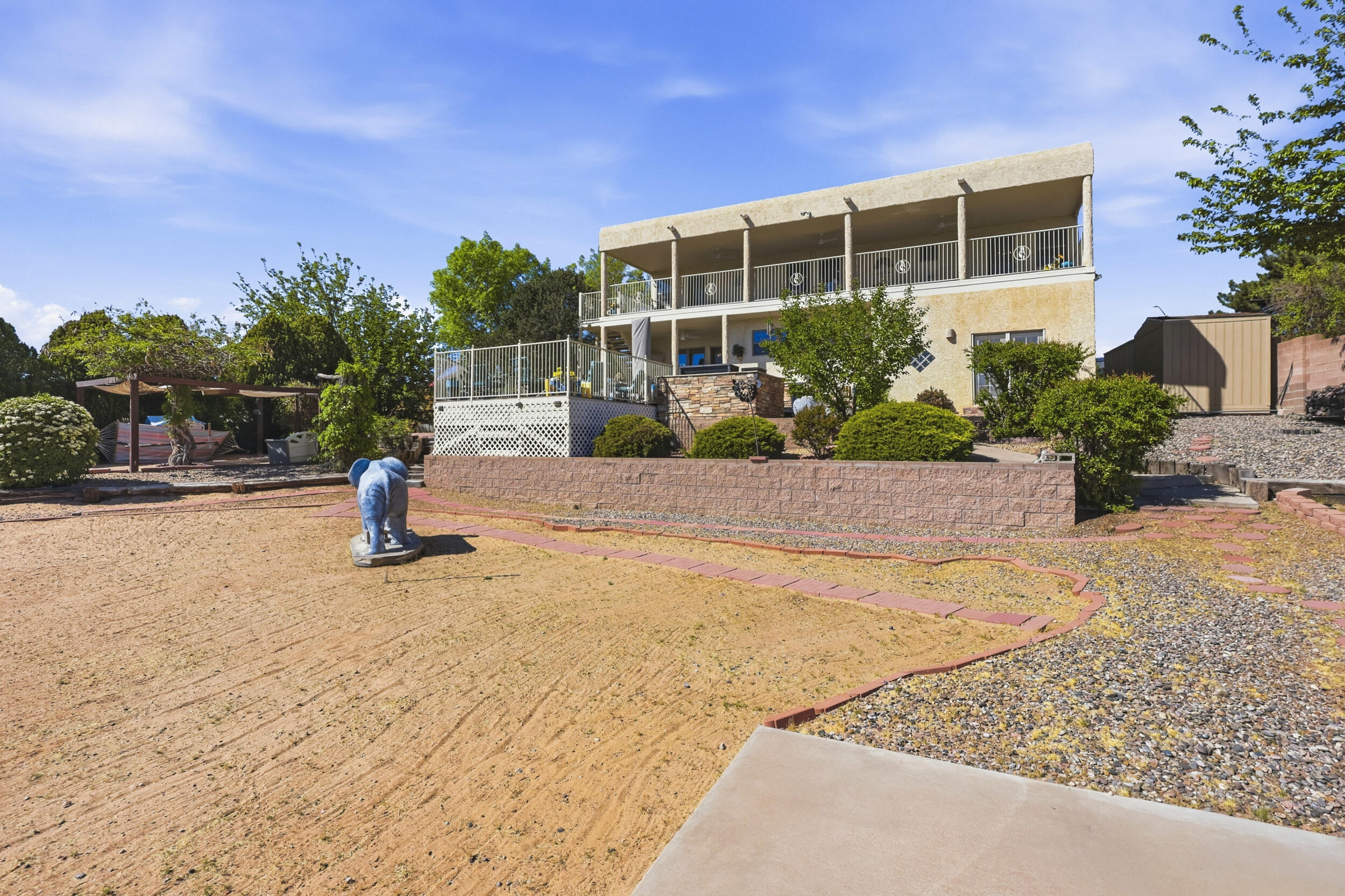 Photo 12 — 980 Hillside Circle SW
