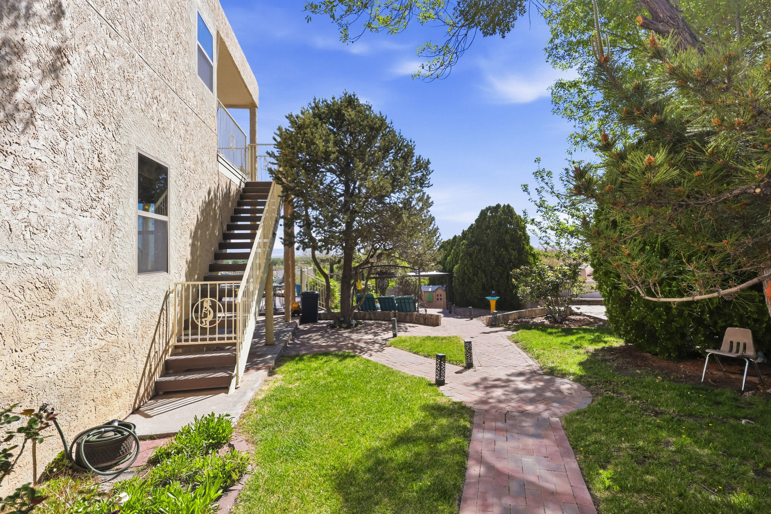 Photo 7 — 980 Hillside Circle SW