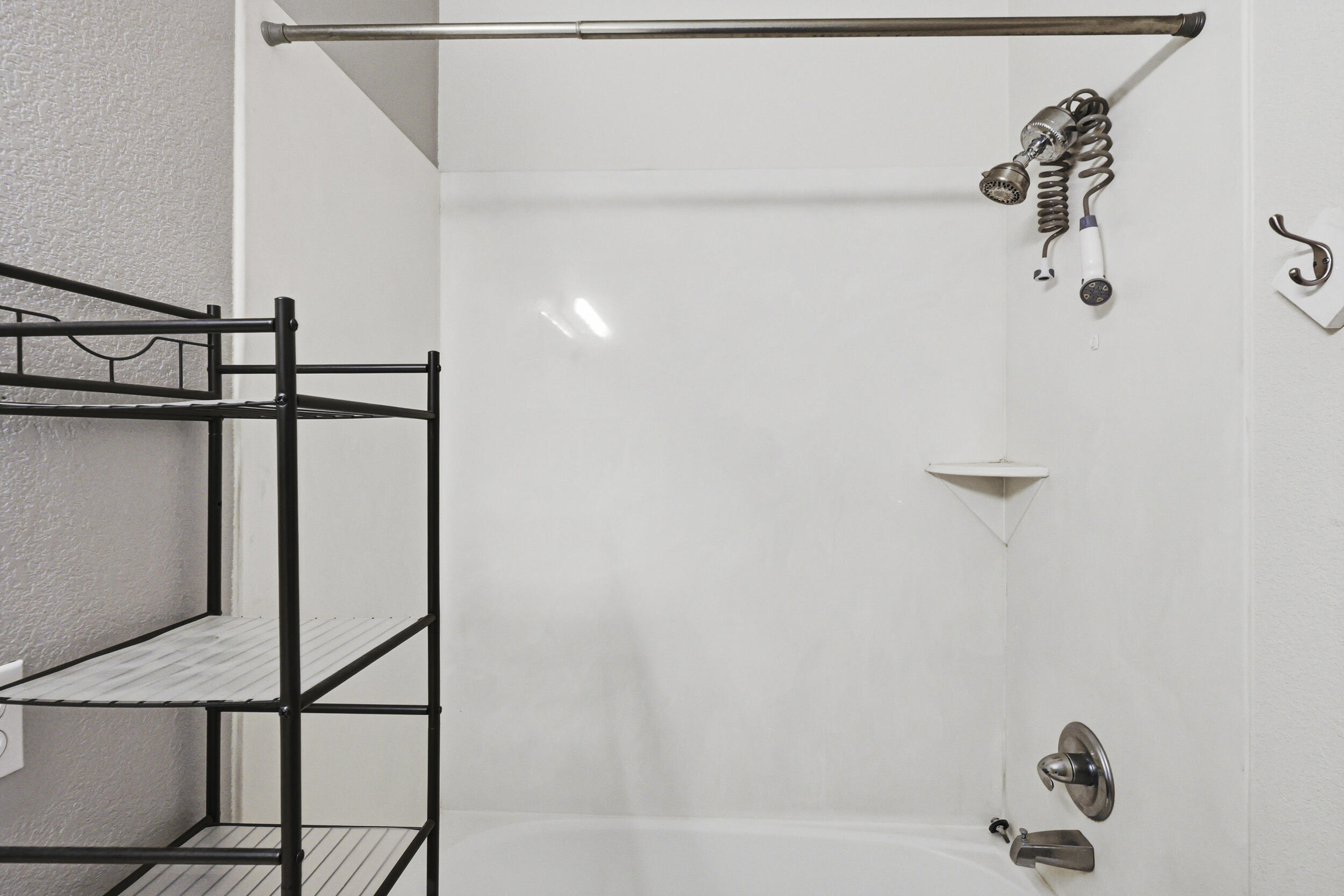 Photo 10 — 6800 Vista Del Norte Road NE # 2121