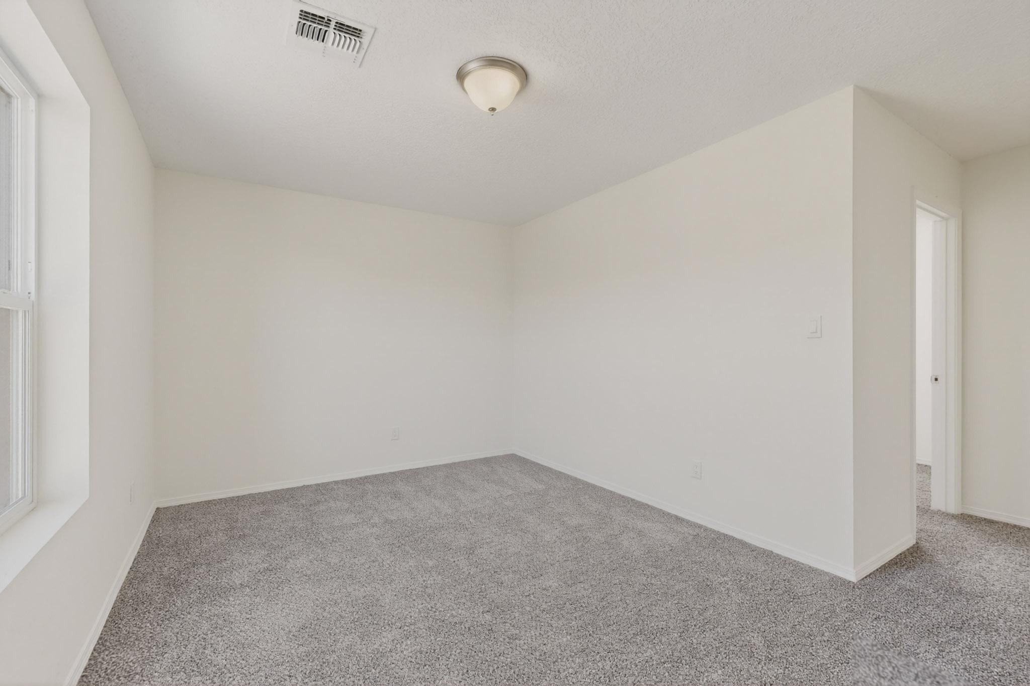 Photo 17 — 311 San Clemente Avenue NW