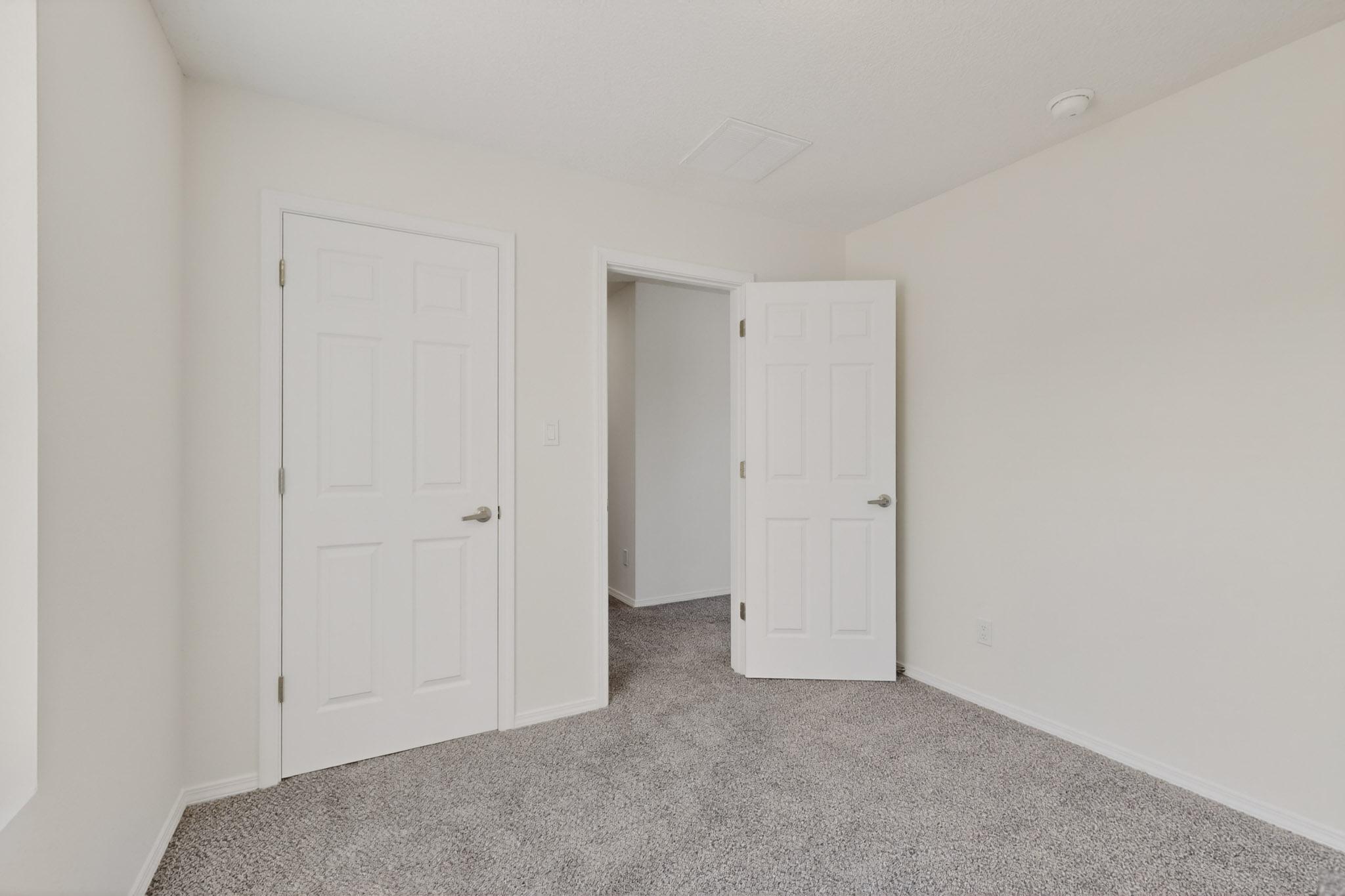 Photo 6 — 311 San Clemente Avenue NW