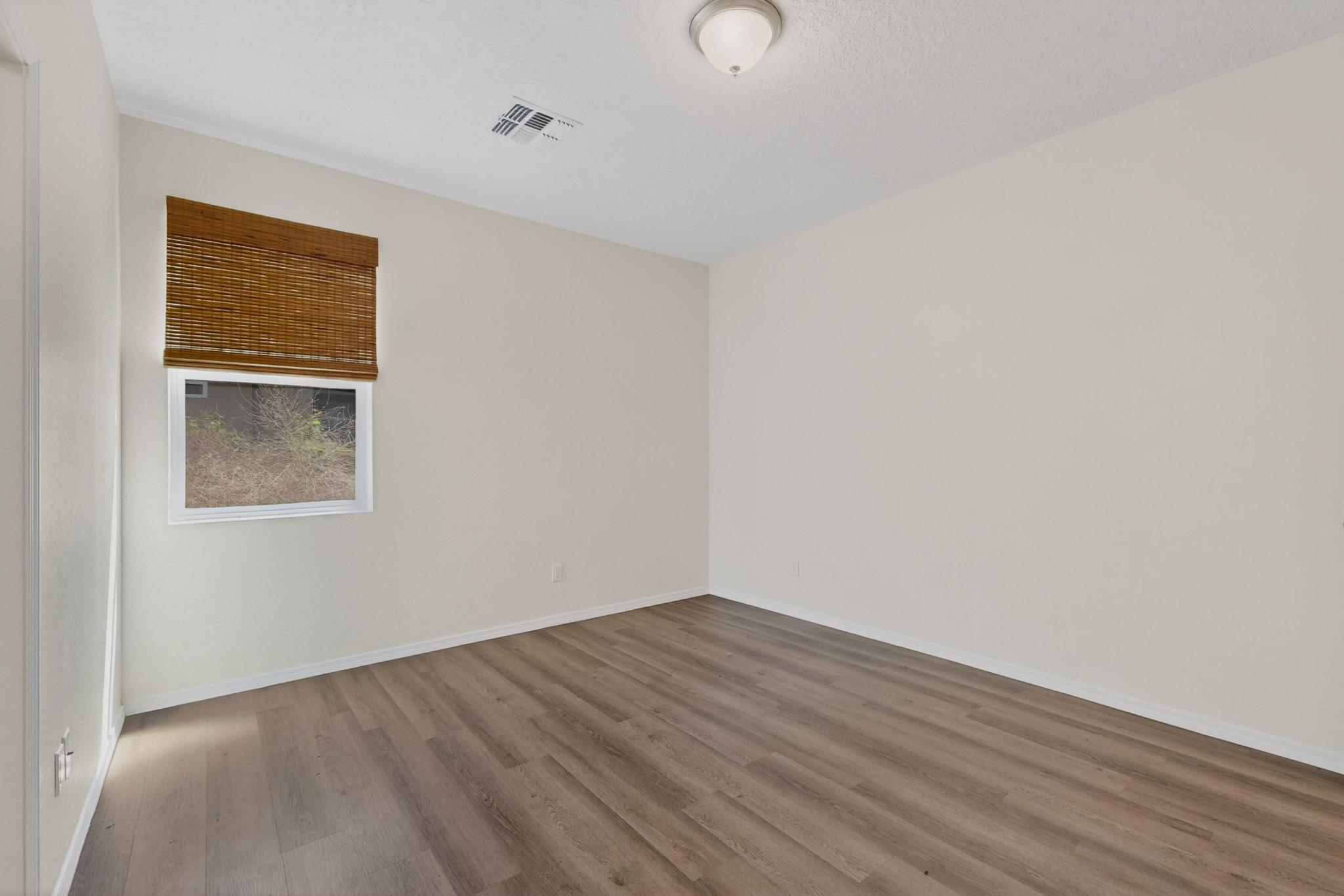 Photo 4 — 311 San Clemente Avenue NW
