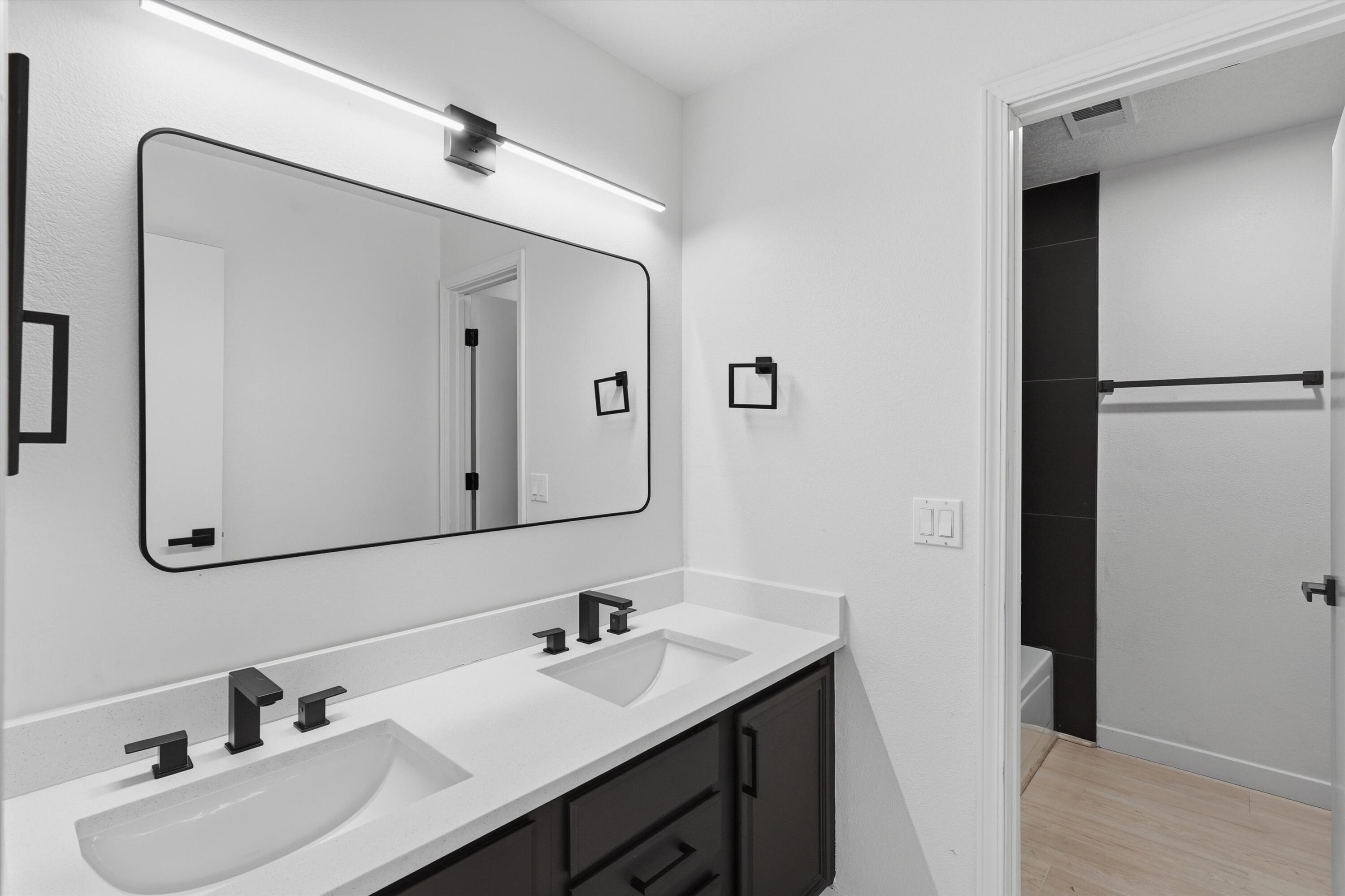 Photo 5 — 4417 Cattleya Road NW