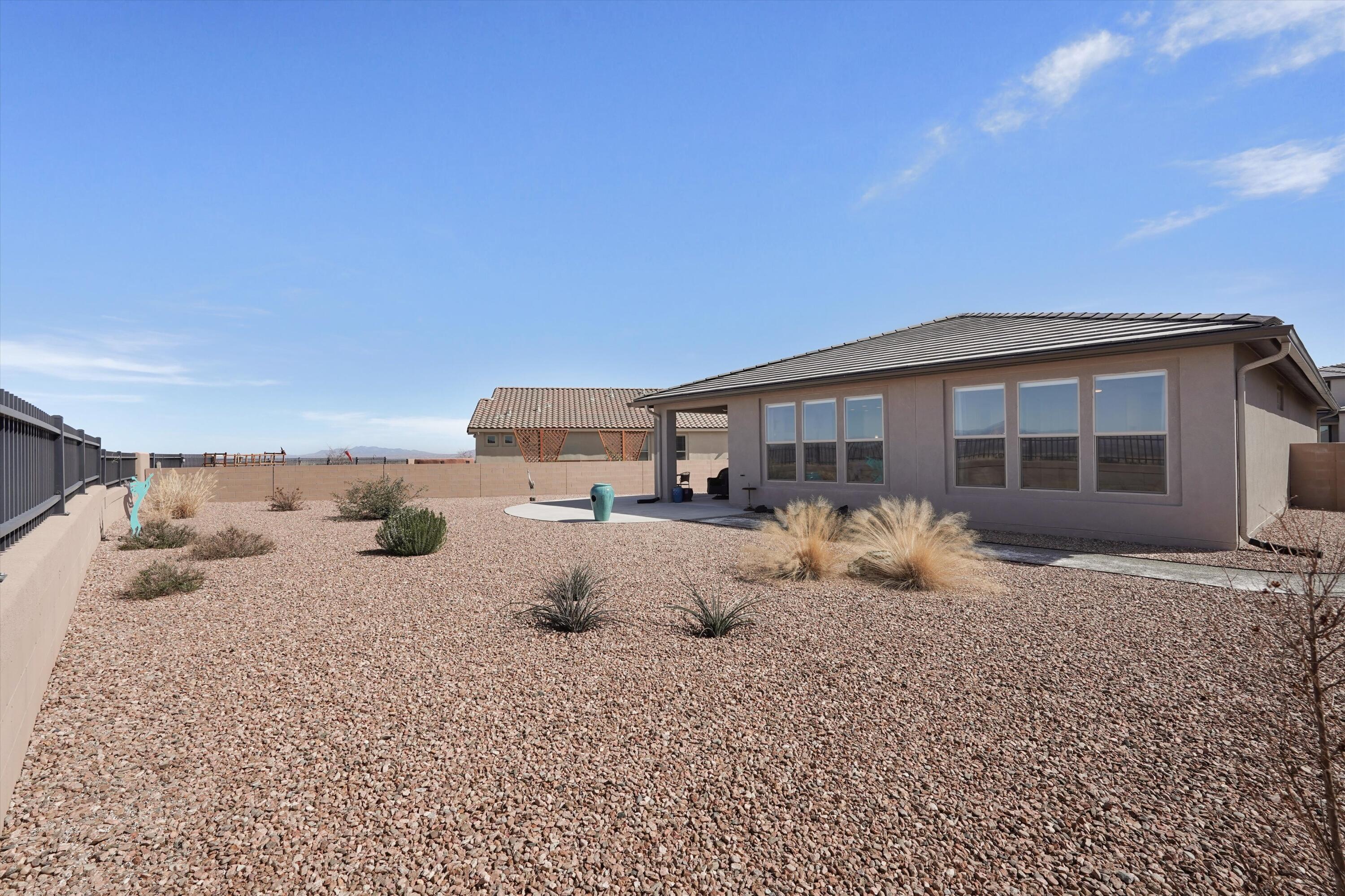 Photo 13 — 2831 Kings Canyon Loop NE