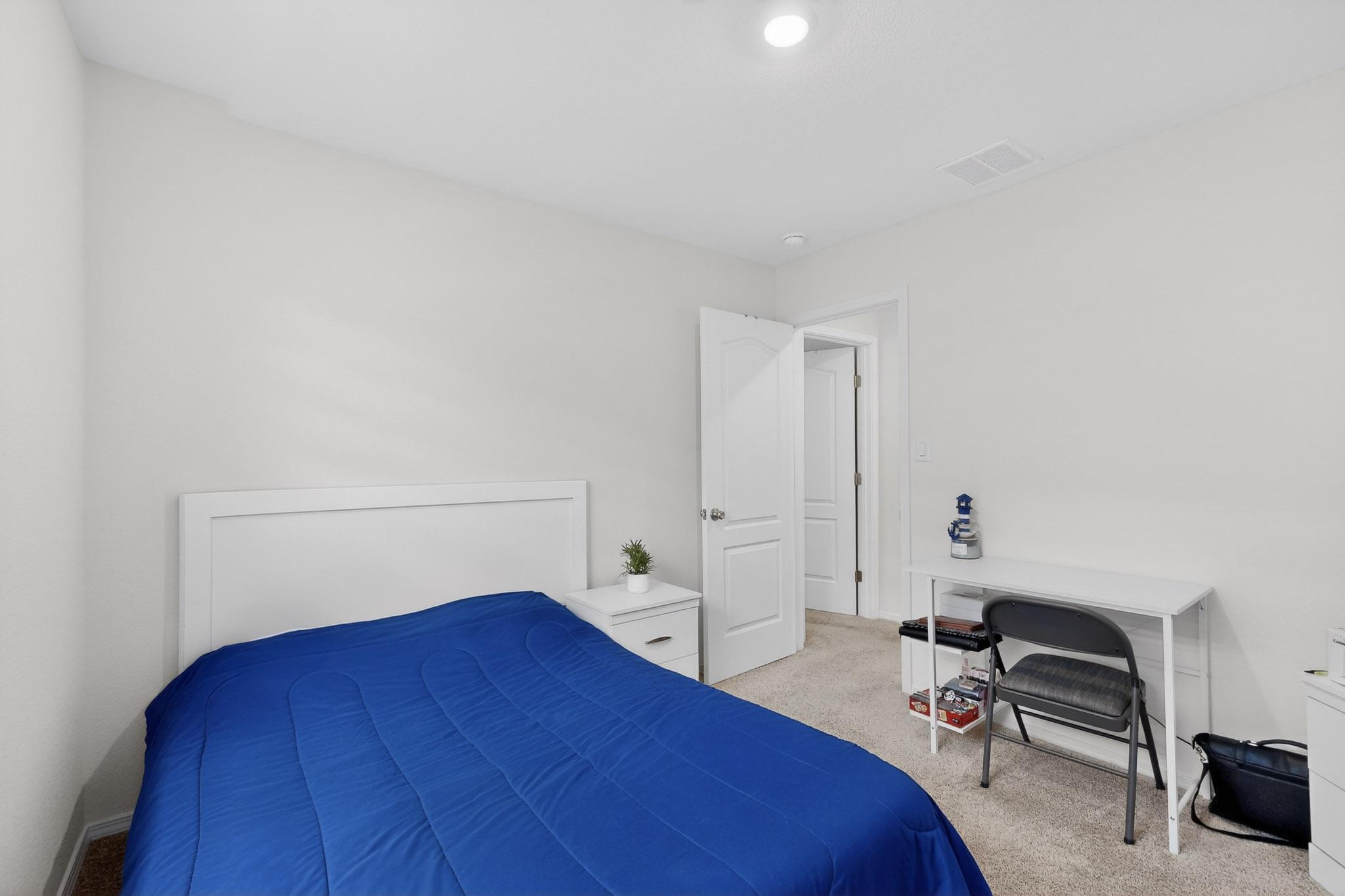 Photo 3 — 410 Hicks Drive SW