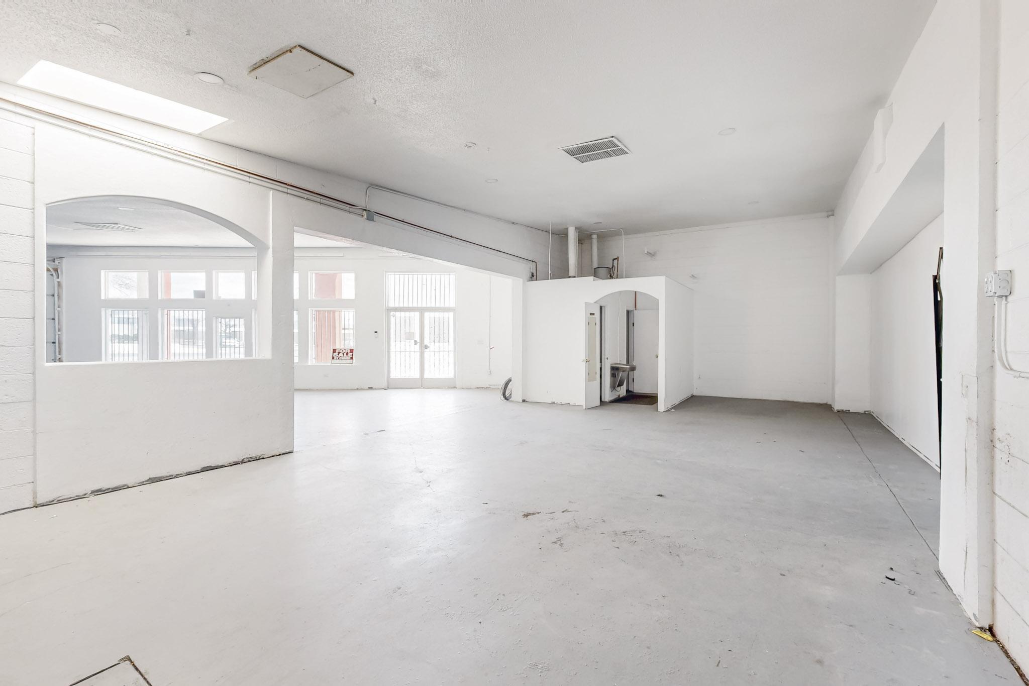 Photo 7 — 6417 Lomas Boulevard NE