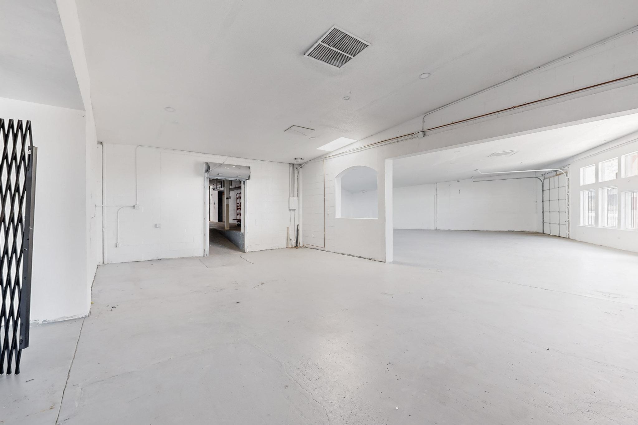 Photo 10 — 6417 Lomas Boulevard NE