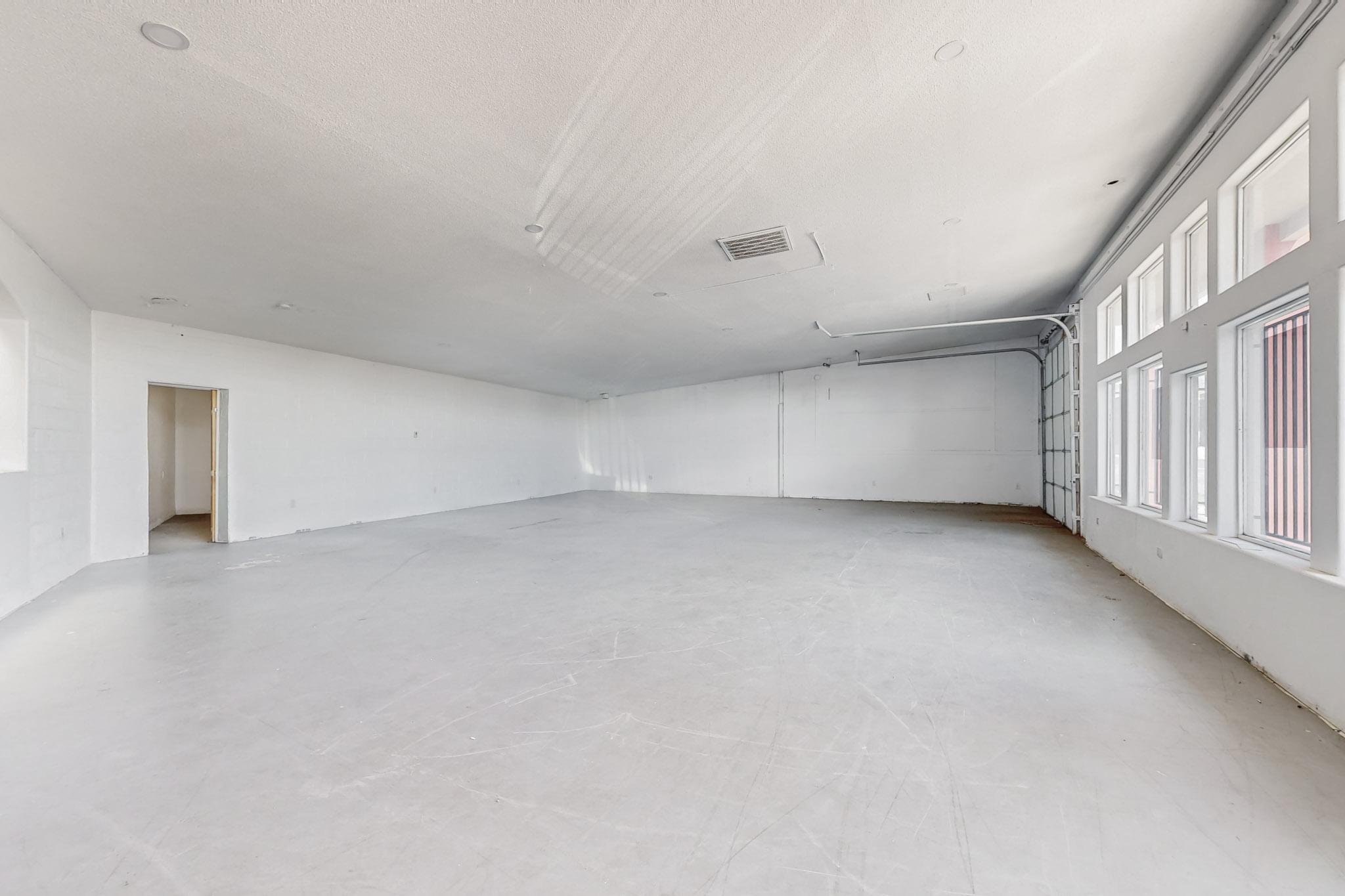 Photo 13 — 6405 Lomas Boulevard NE