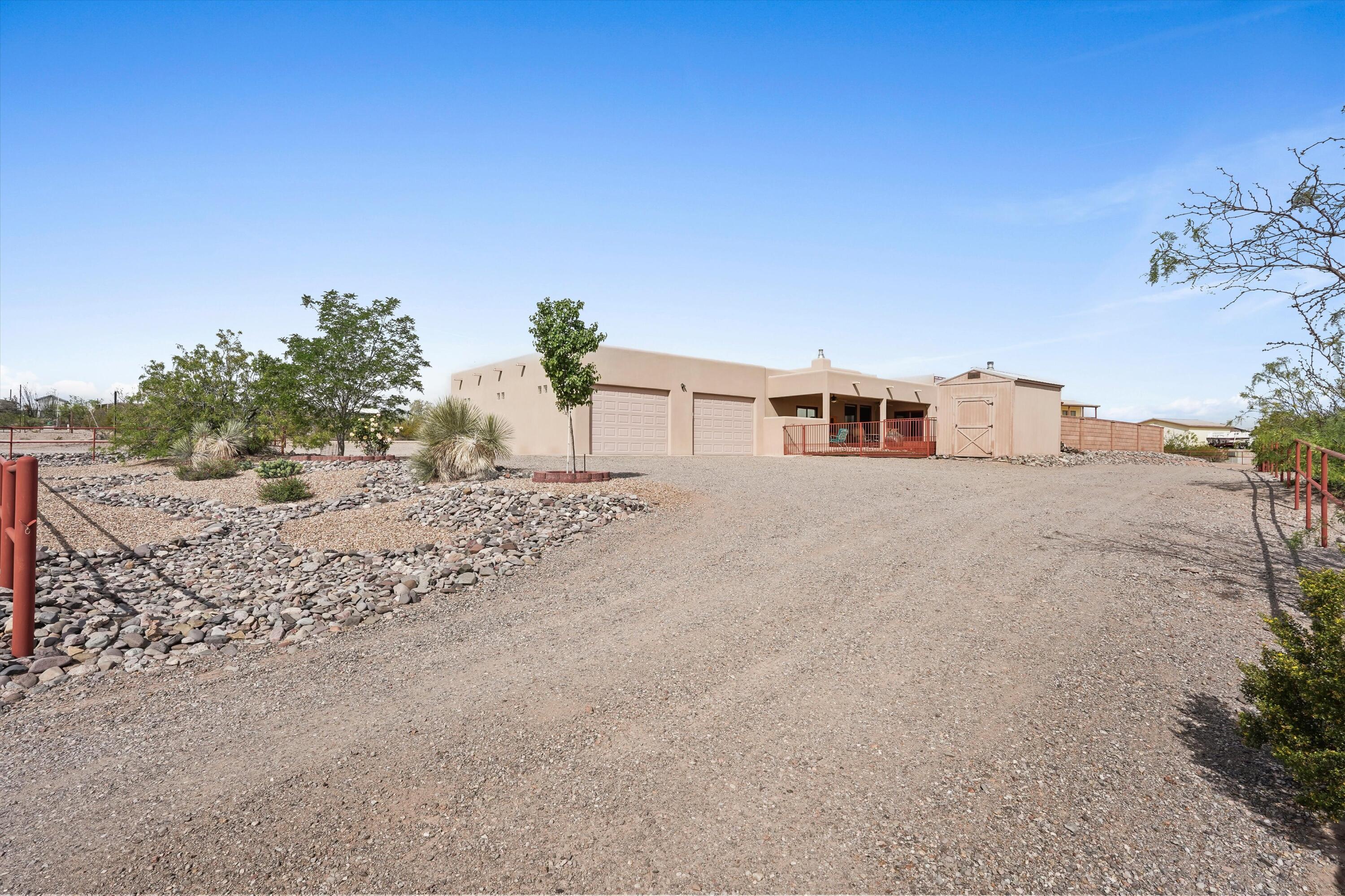 Photo 7 — 401 Roadrunner Circle
