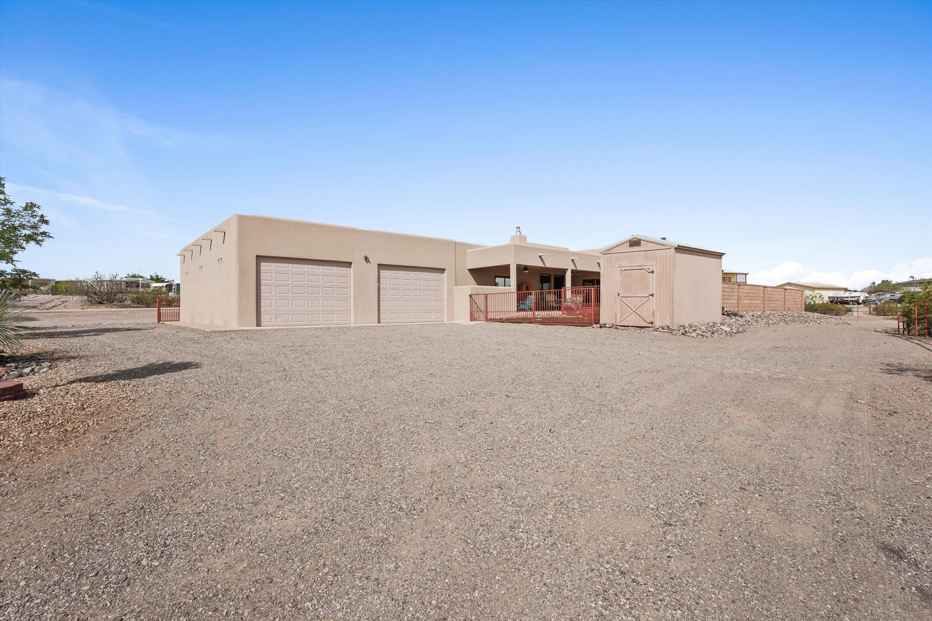 Photo 8 — 401 Roadrunner Circle