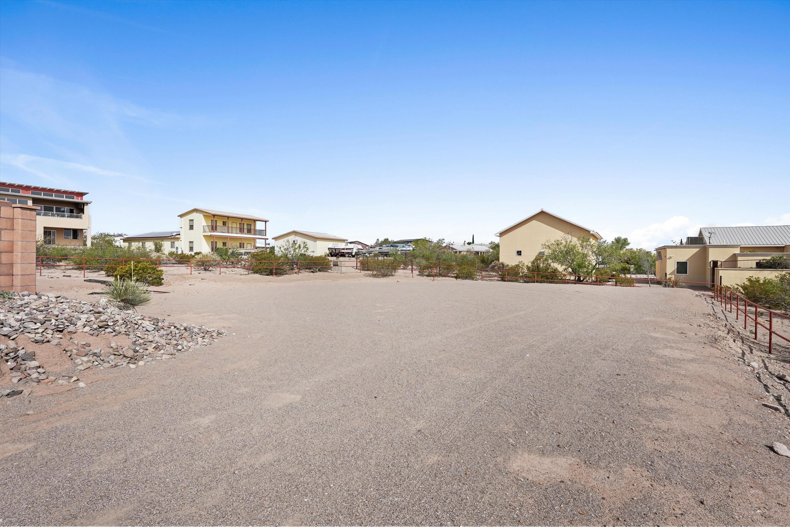 Photo 10 — 401 Roadrunner Circle
