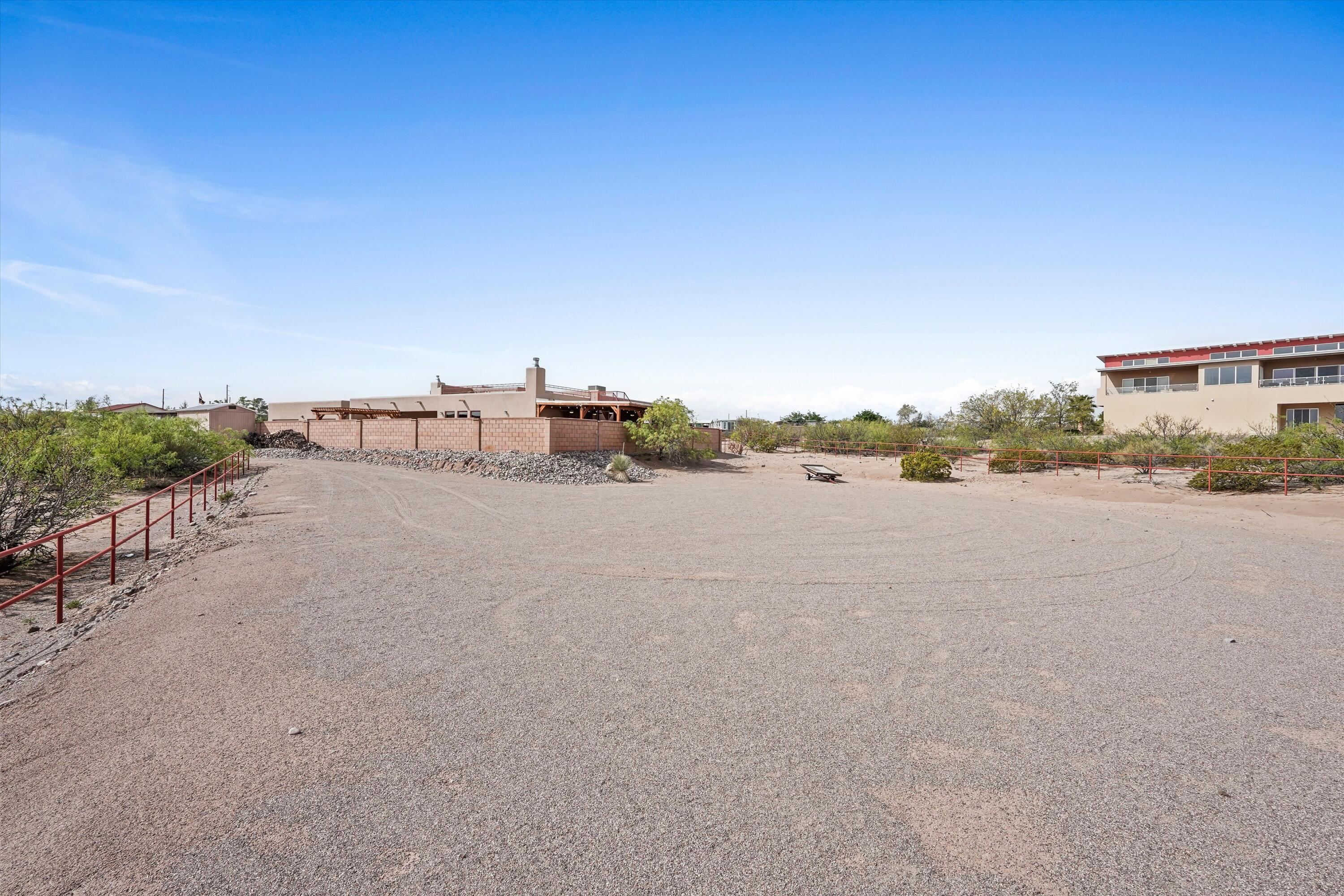 Photo 11 — 401 Roadrunner Circle
