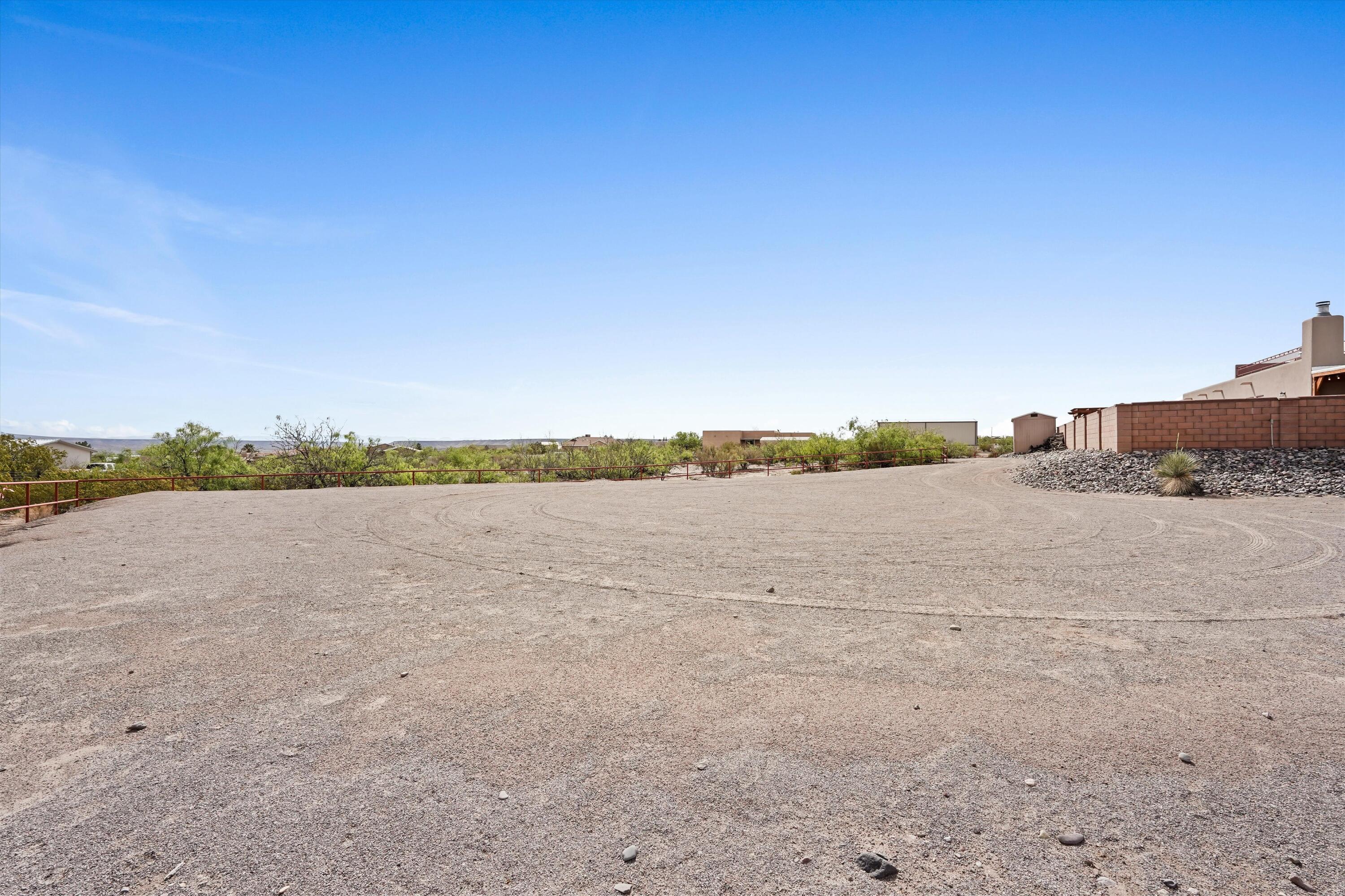 Photo 12 — 401 Roadrunner Circle