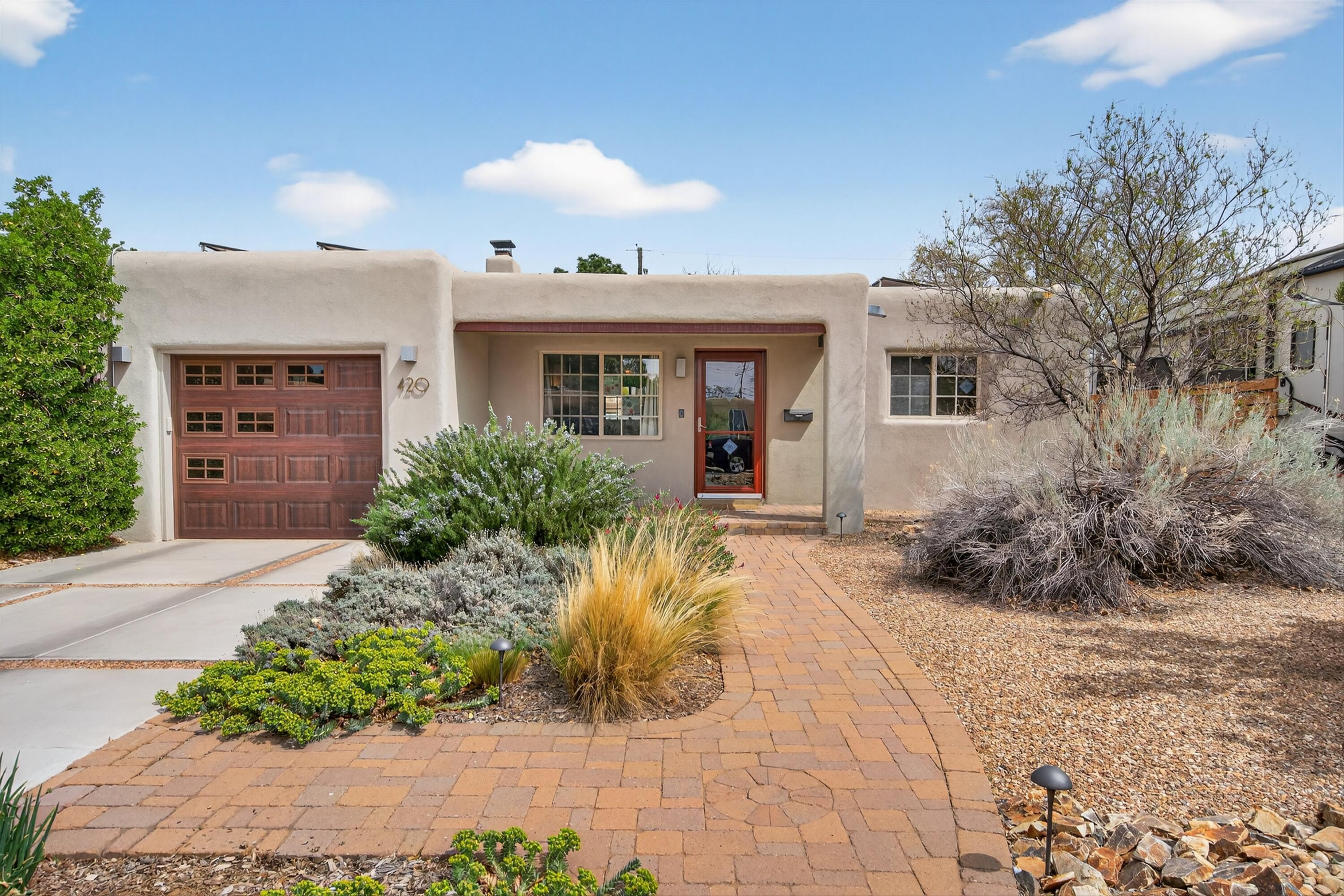 420 Manzano Street NE, Albuquerque, NM 87108