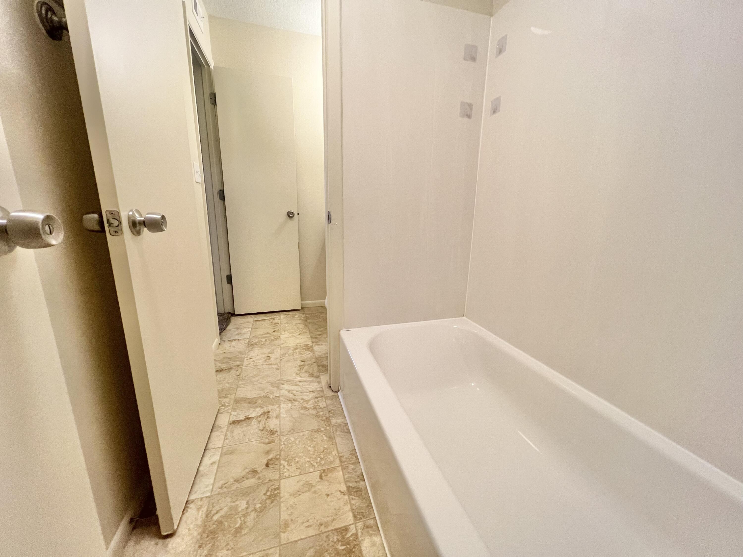 Photo 8 — 4601 Carlisle Boulevard NE APT C8