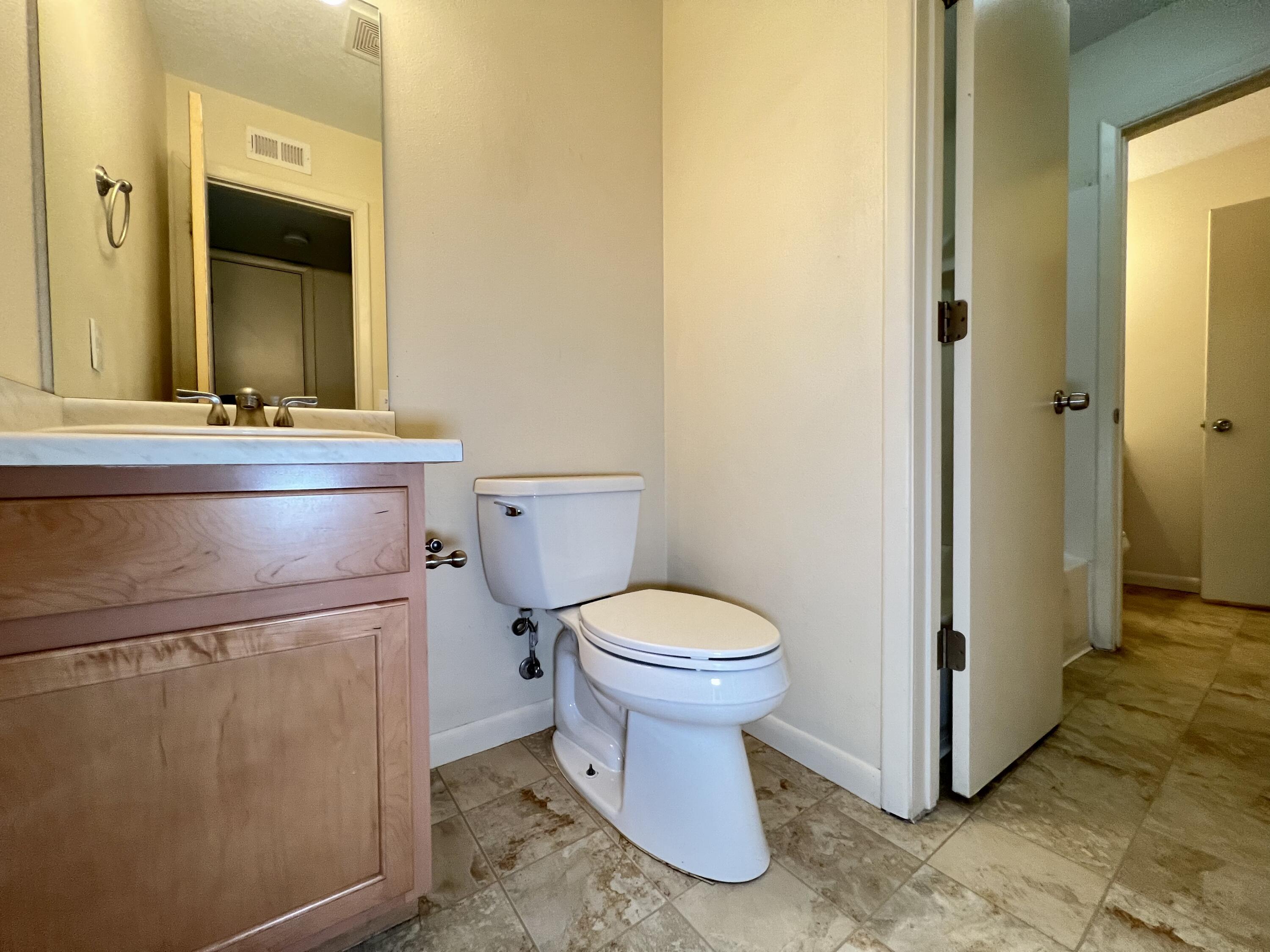 Photo 9 — 4601 Carlisle Boulevard NE APT C4
