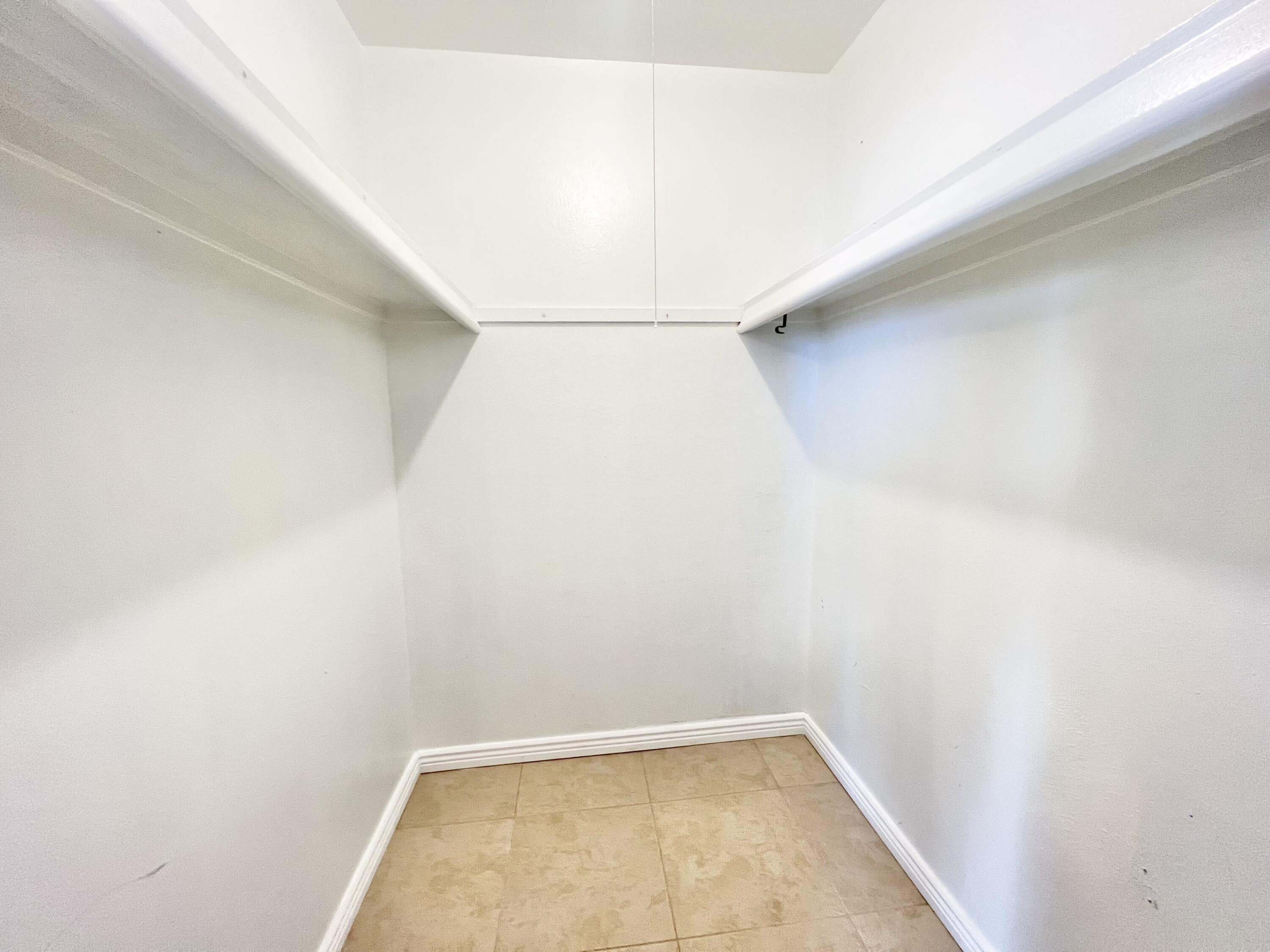 Photo 3 — 4601 Carlisle Boulevard NE APT D11