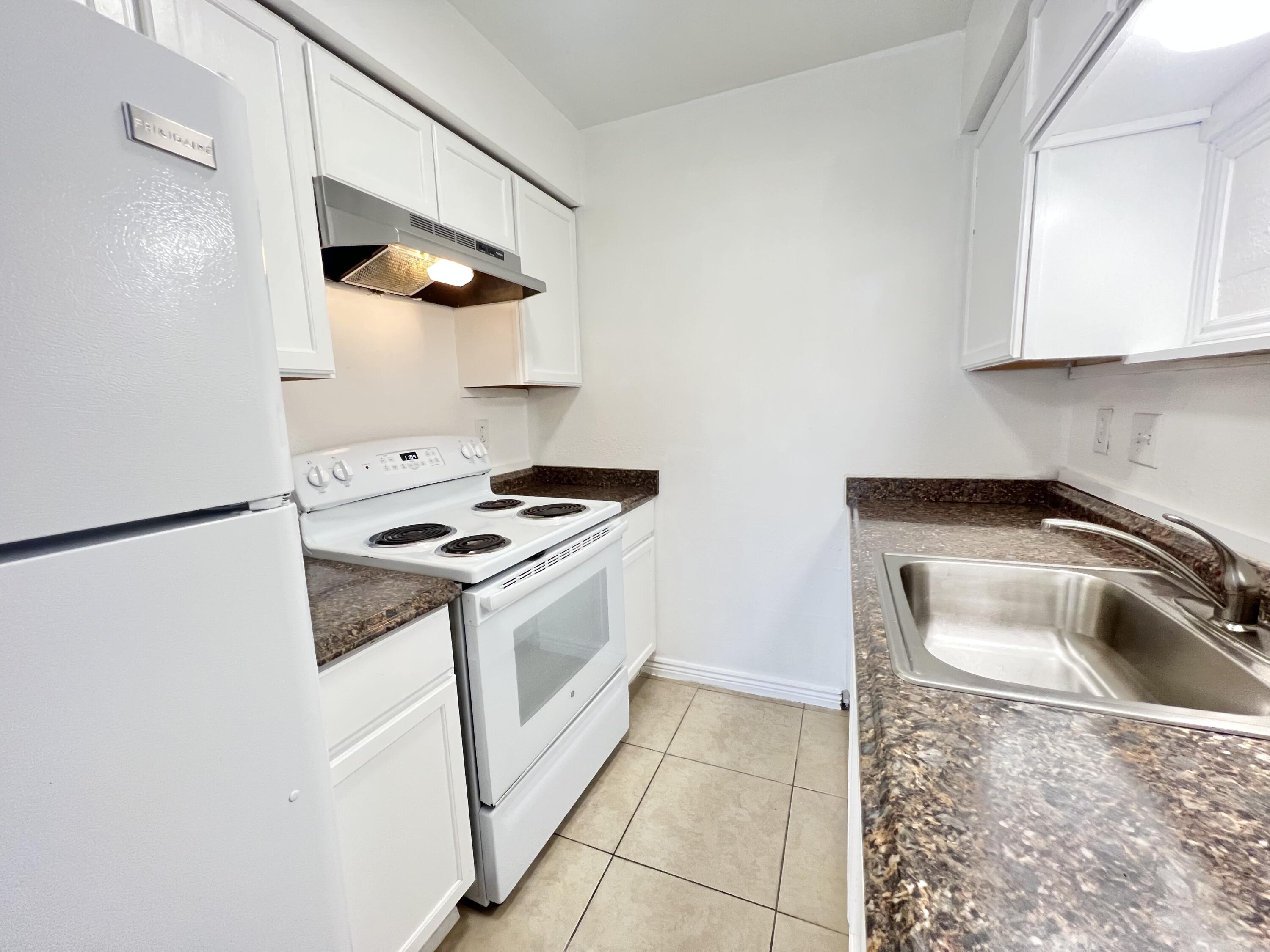 Photo 9 — 4601 Carlisle Boulevard NE APT D11