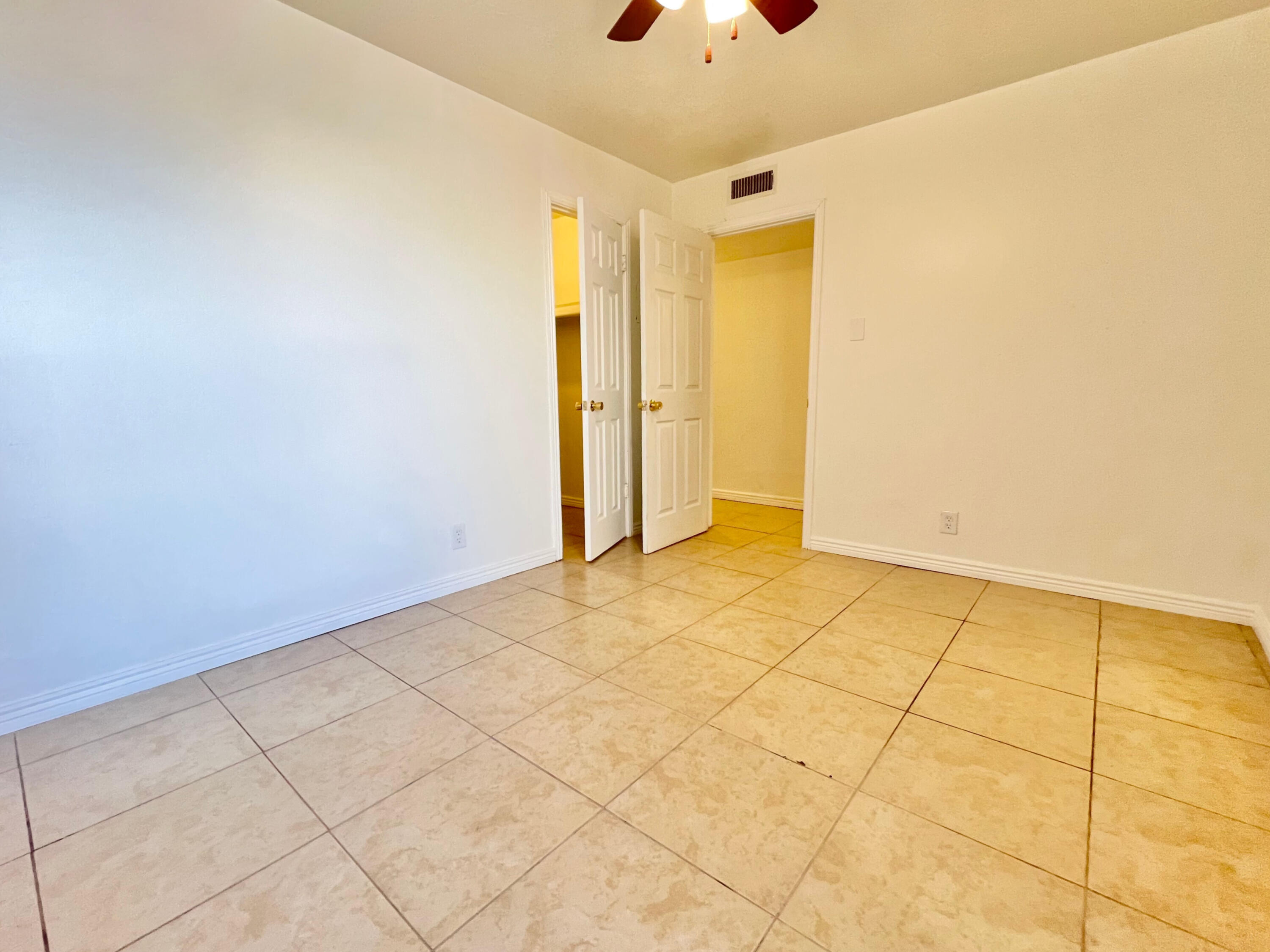 Photo 10 — 4601 Carlisle Boulevard NE APT D11