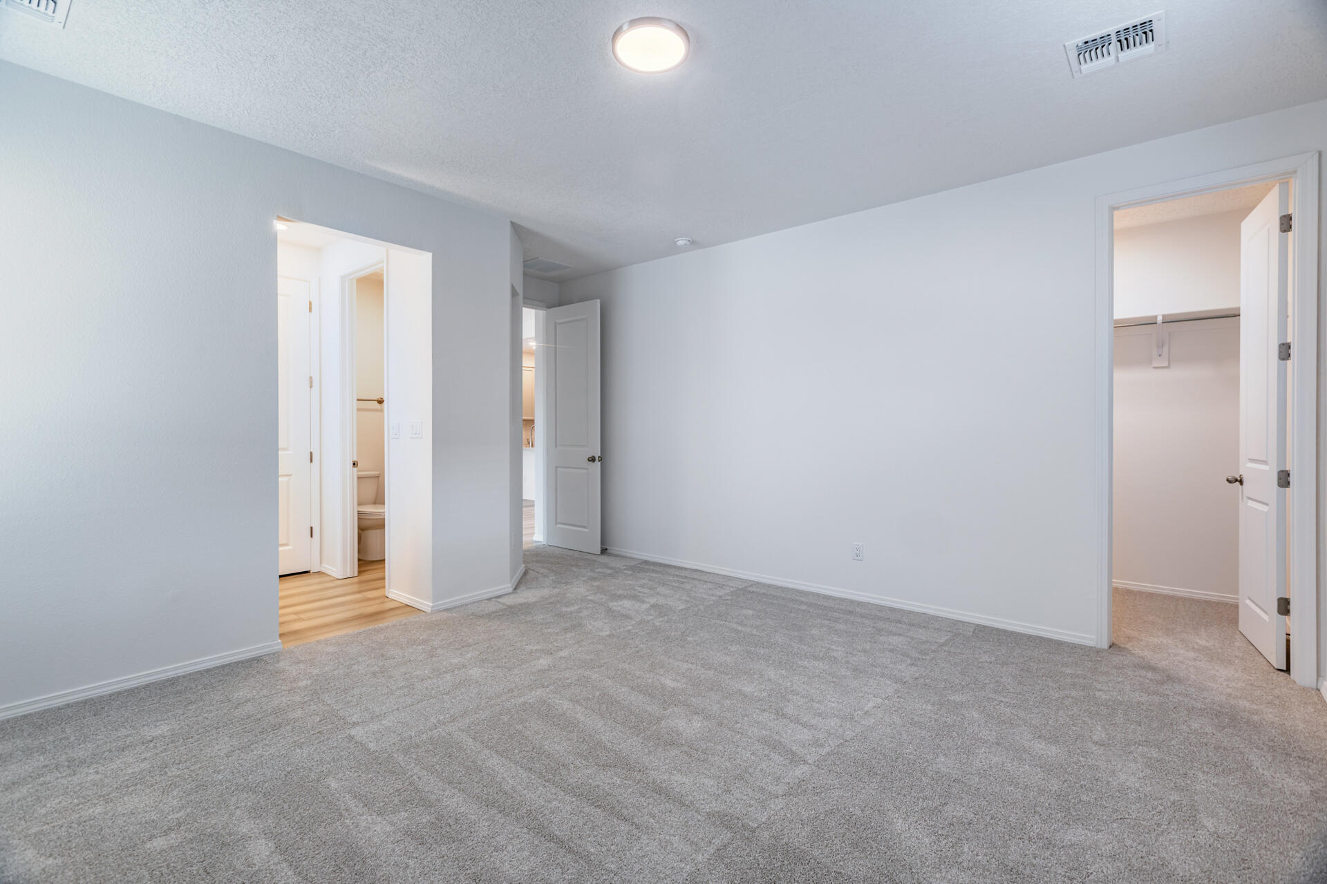 Photo 13 — 1553 Valle De Colores Road NW
