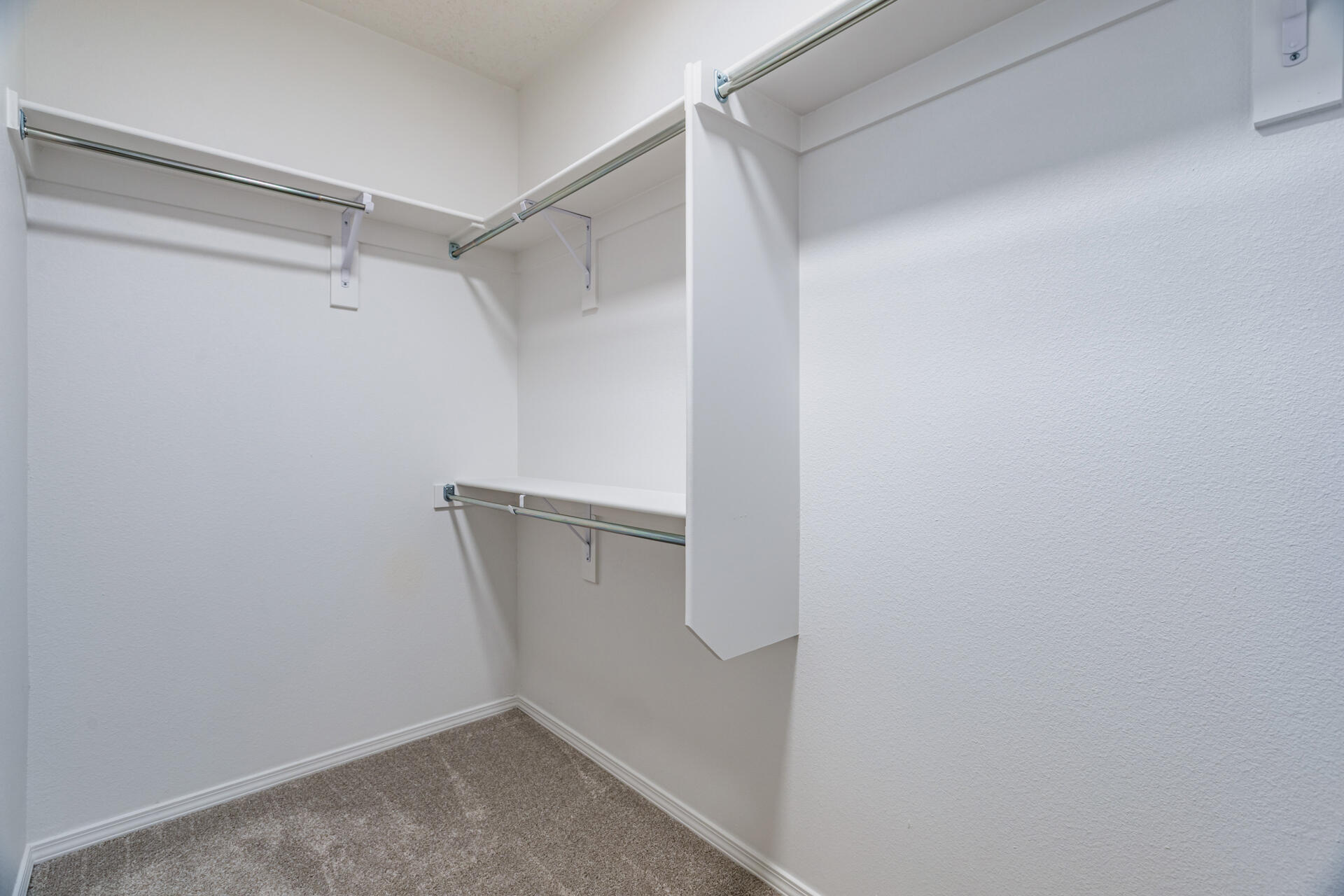 Photo 12 — 1553 Valle De Colores Road NW