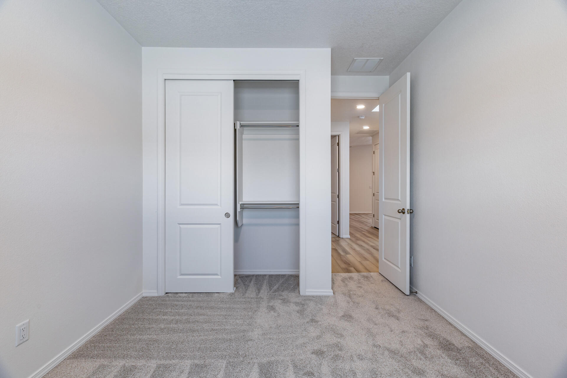 Photo 9 — 1553 Valle De Colores Road NW