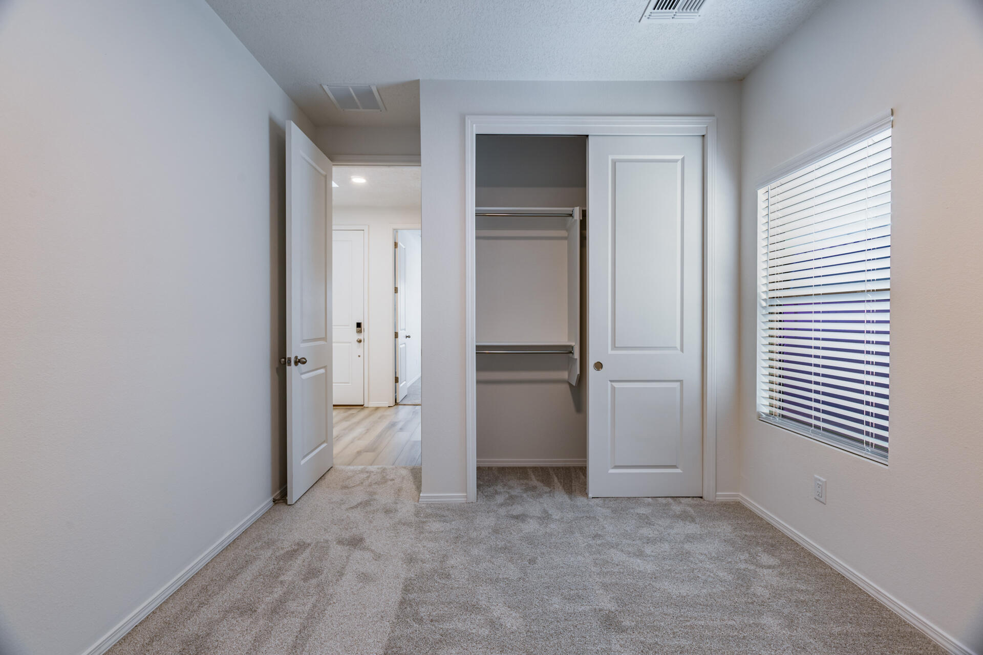 Photo 6 — 1553 Valle De Colores Road NW