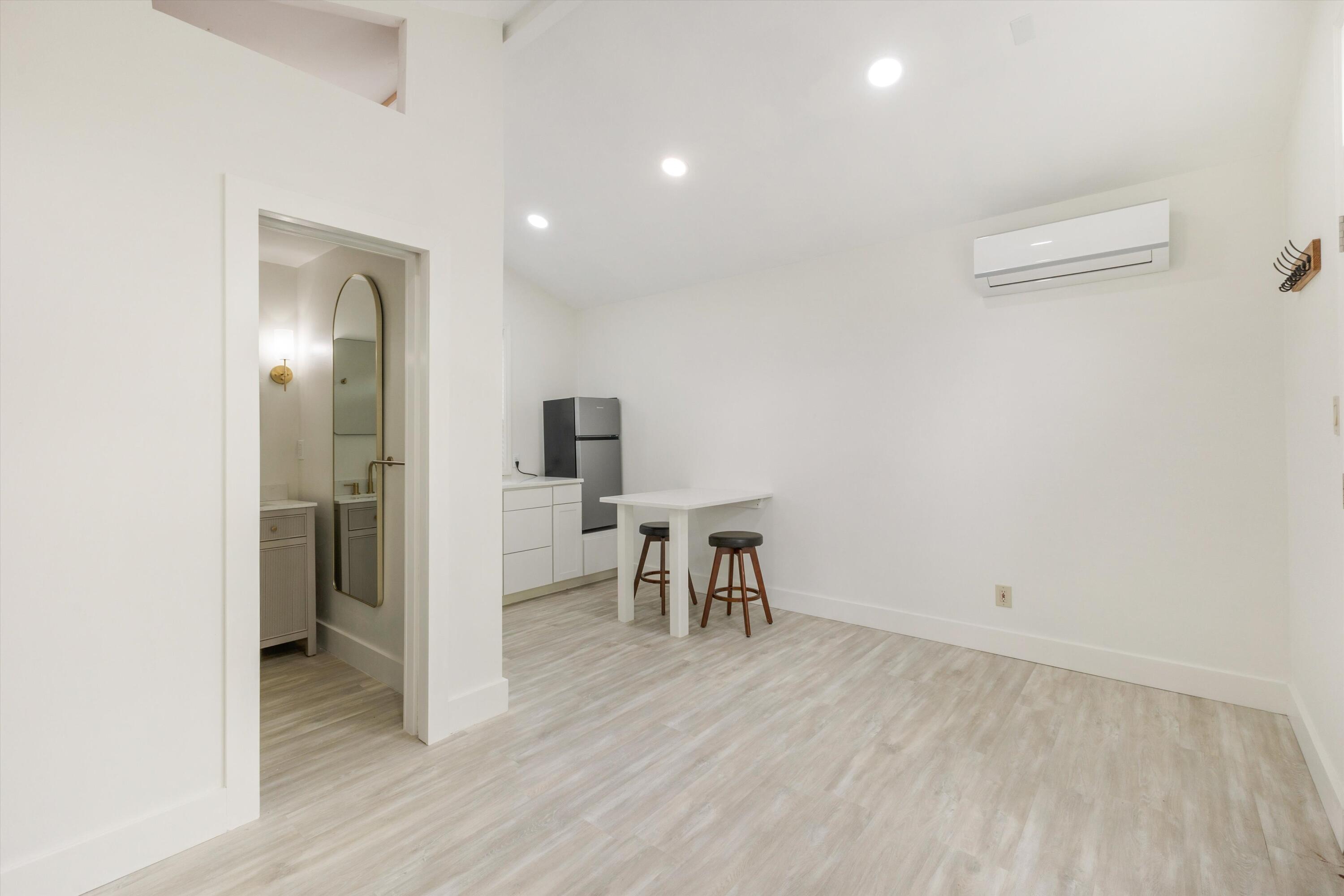 Photo 10 — 1513 Dartmouth Drive NE