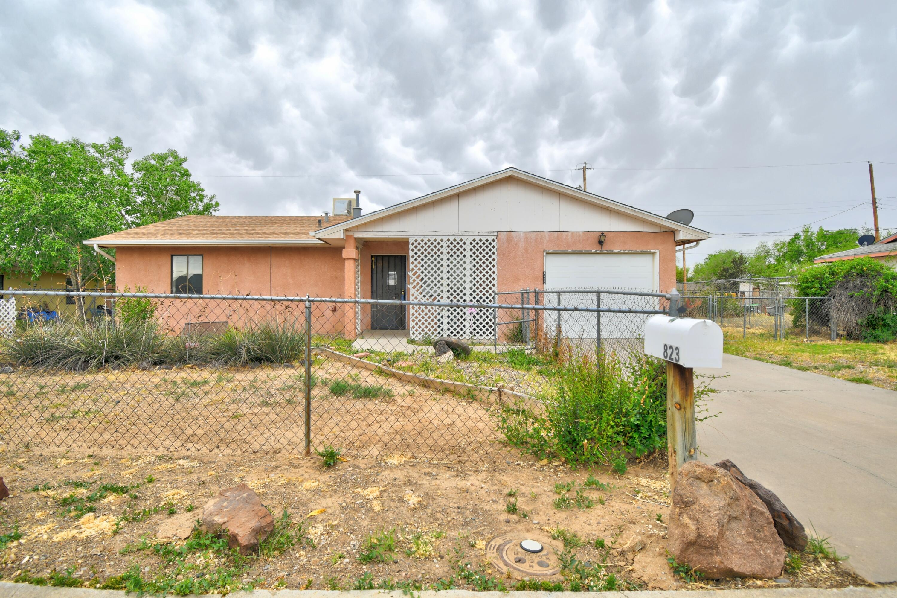 823 La Luz Drive