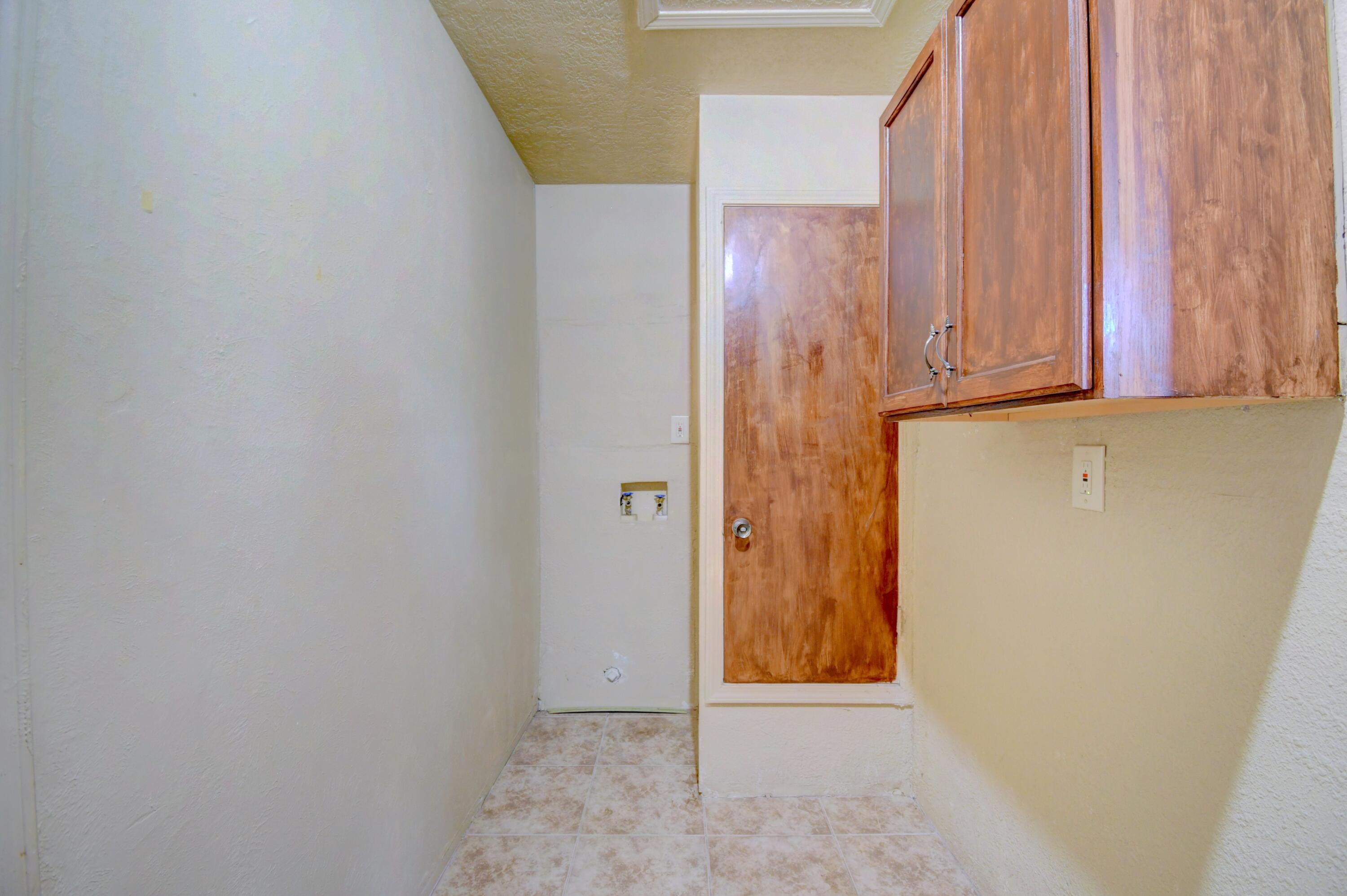 Photo 4 — 823 La Luz Drive
