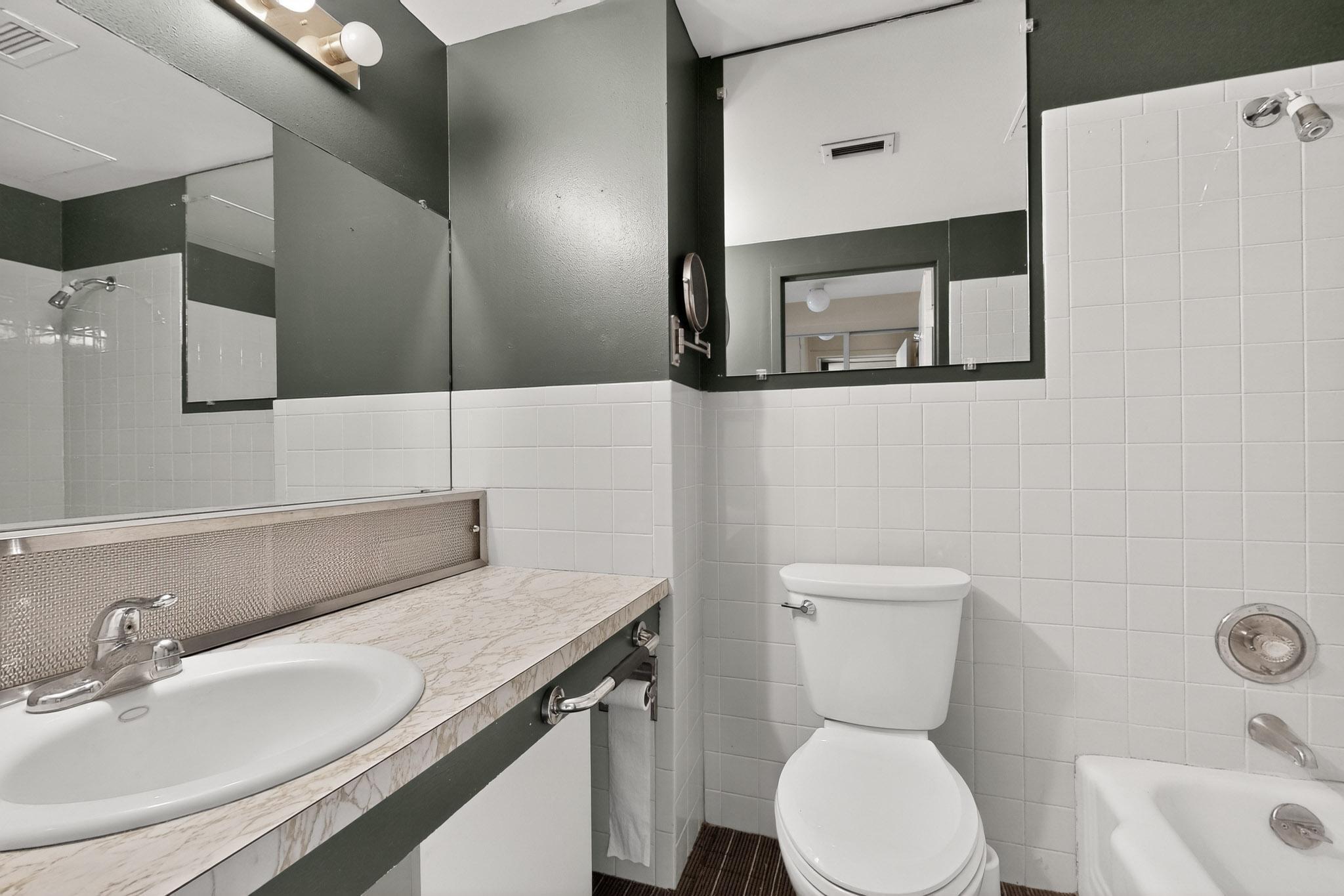 Photo 10 — 1331 Park Avenue SW UNIT 202