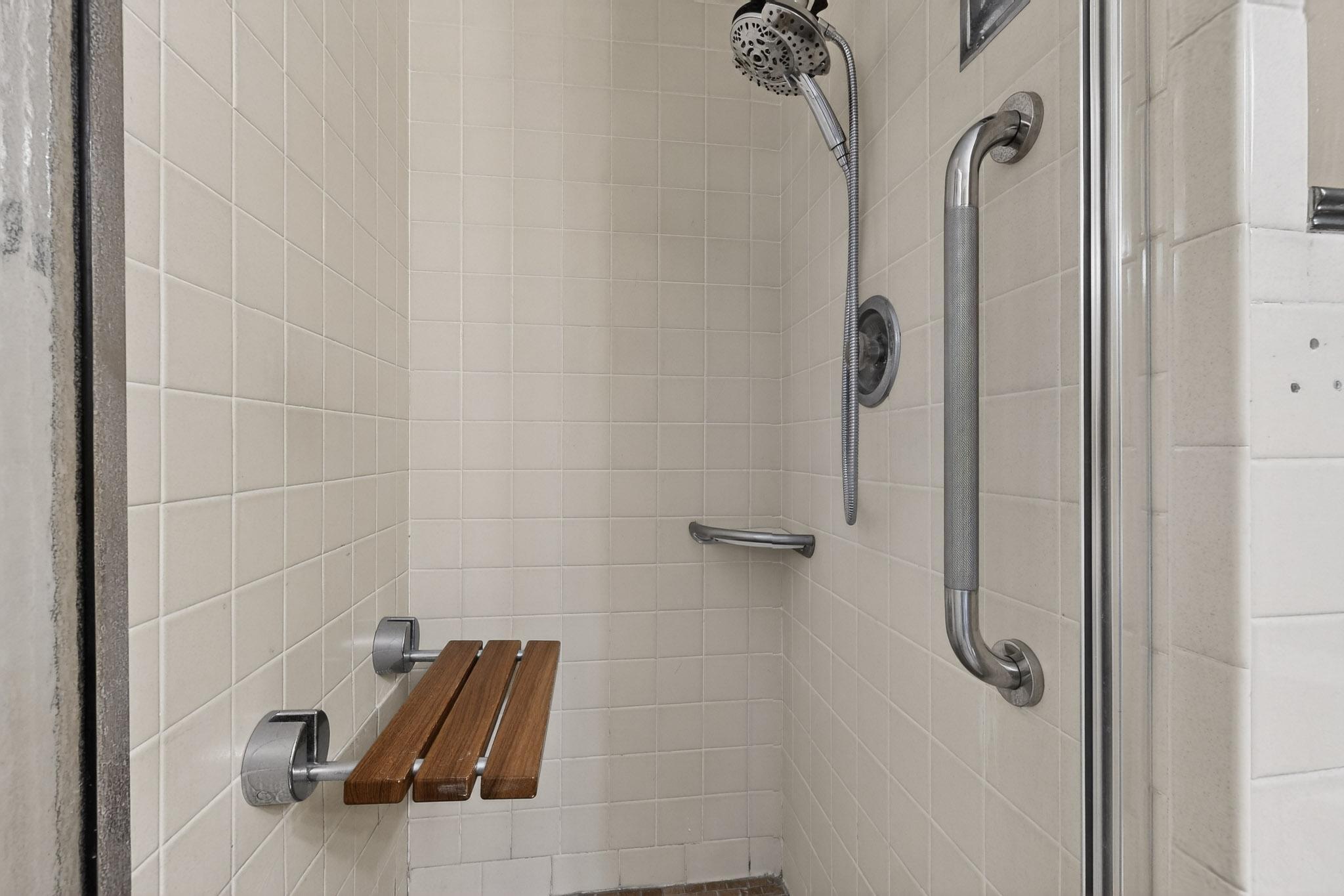 Photo 18 — 1331 Park Avenue SW UNIT 202