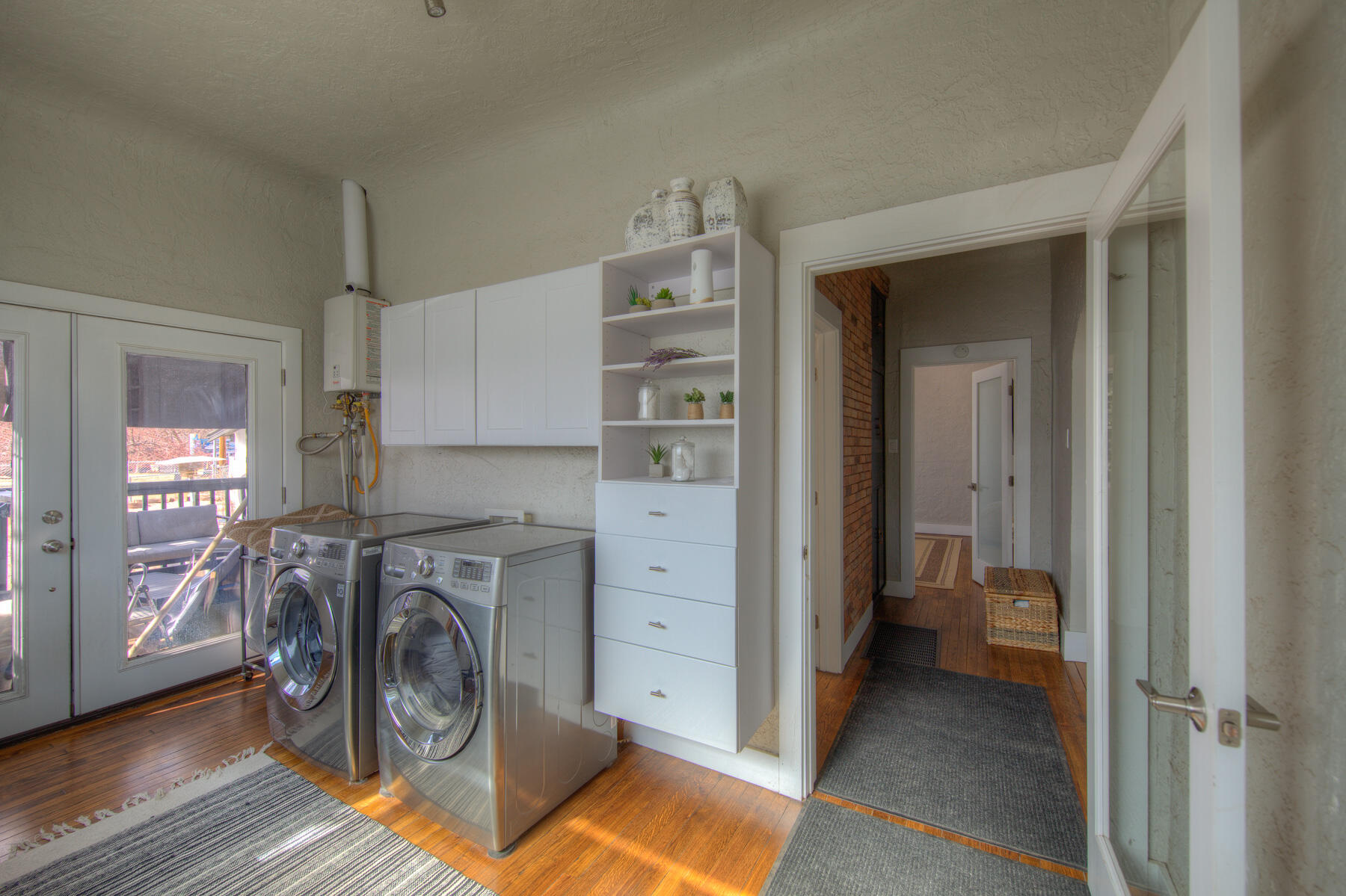 Photo 11 — 1105 Broadway Boulevard SE