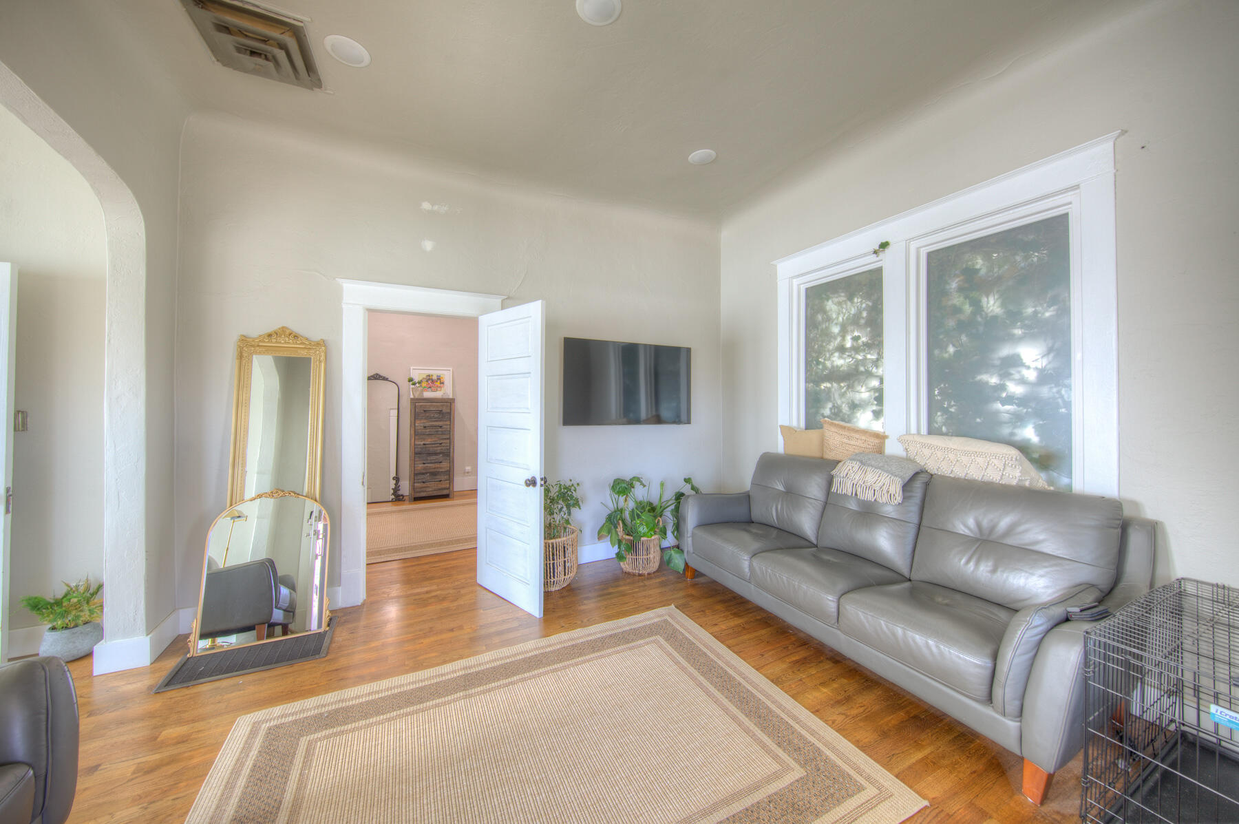 Photo 10 — 1105 Broadway Boulevard SE