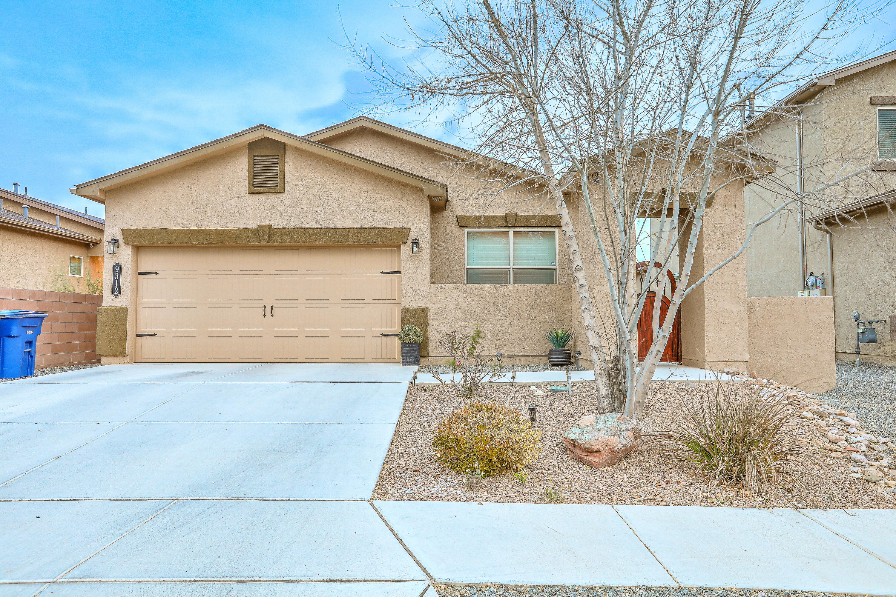 Photo 2 — 9312 Silver Mesa Street NW