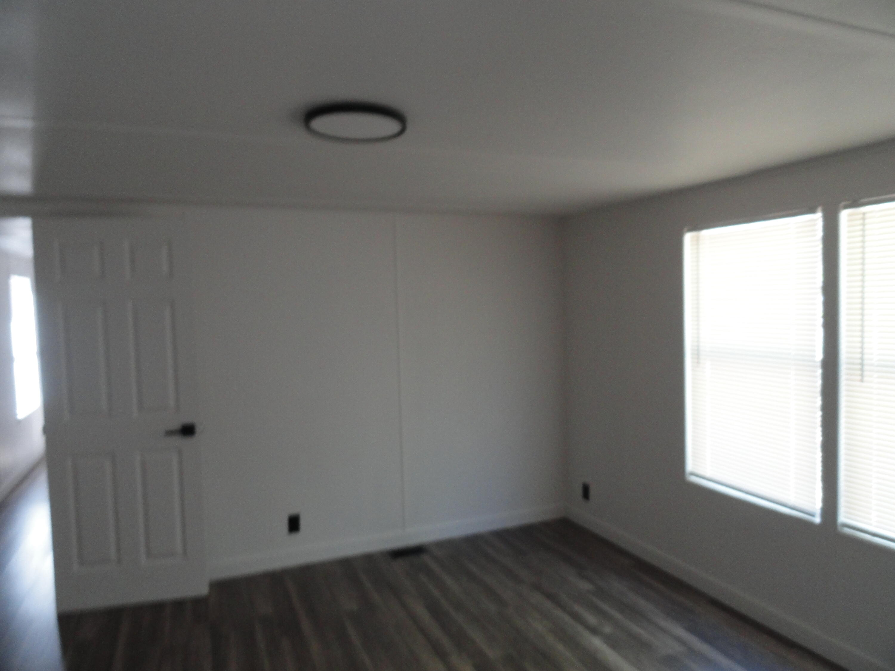 Photo 14 — 468 Diana Drive NE