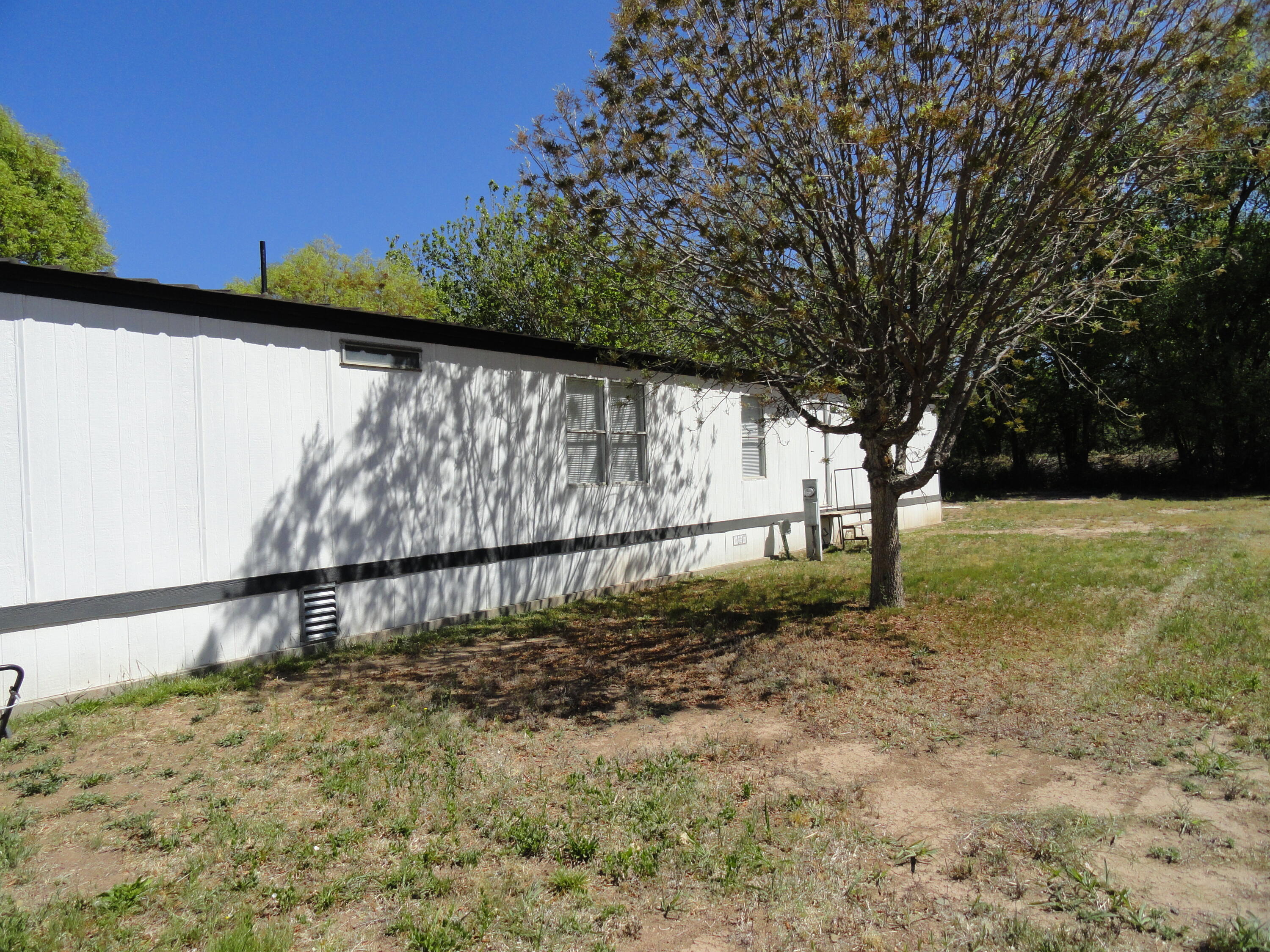 Photo 9 — 468 Diana Drive NE