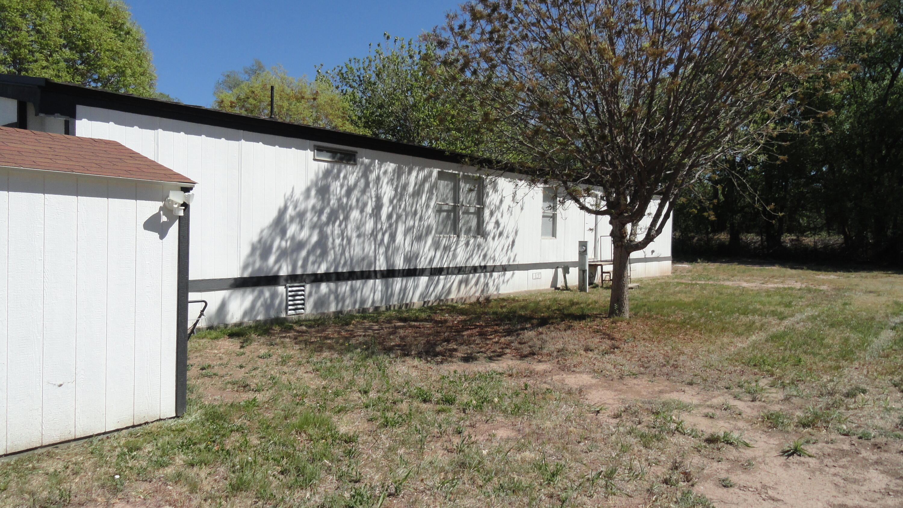 Photo 3 — 468 Diana Drive NE